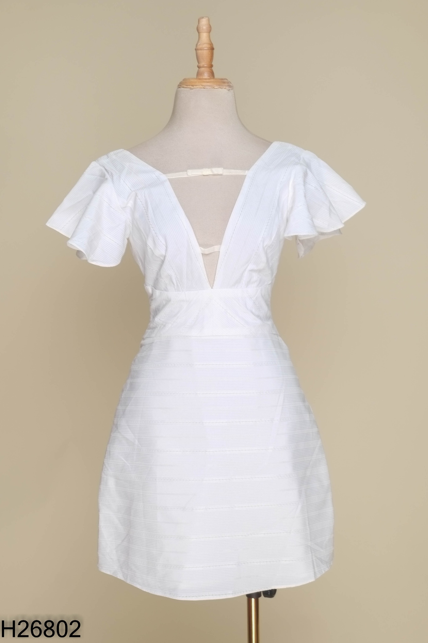 Váy trắng LA REINE cổ V phối nơ