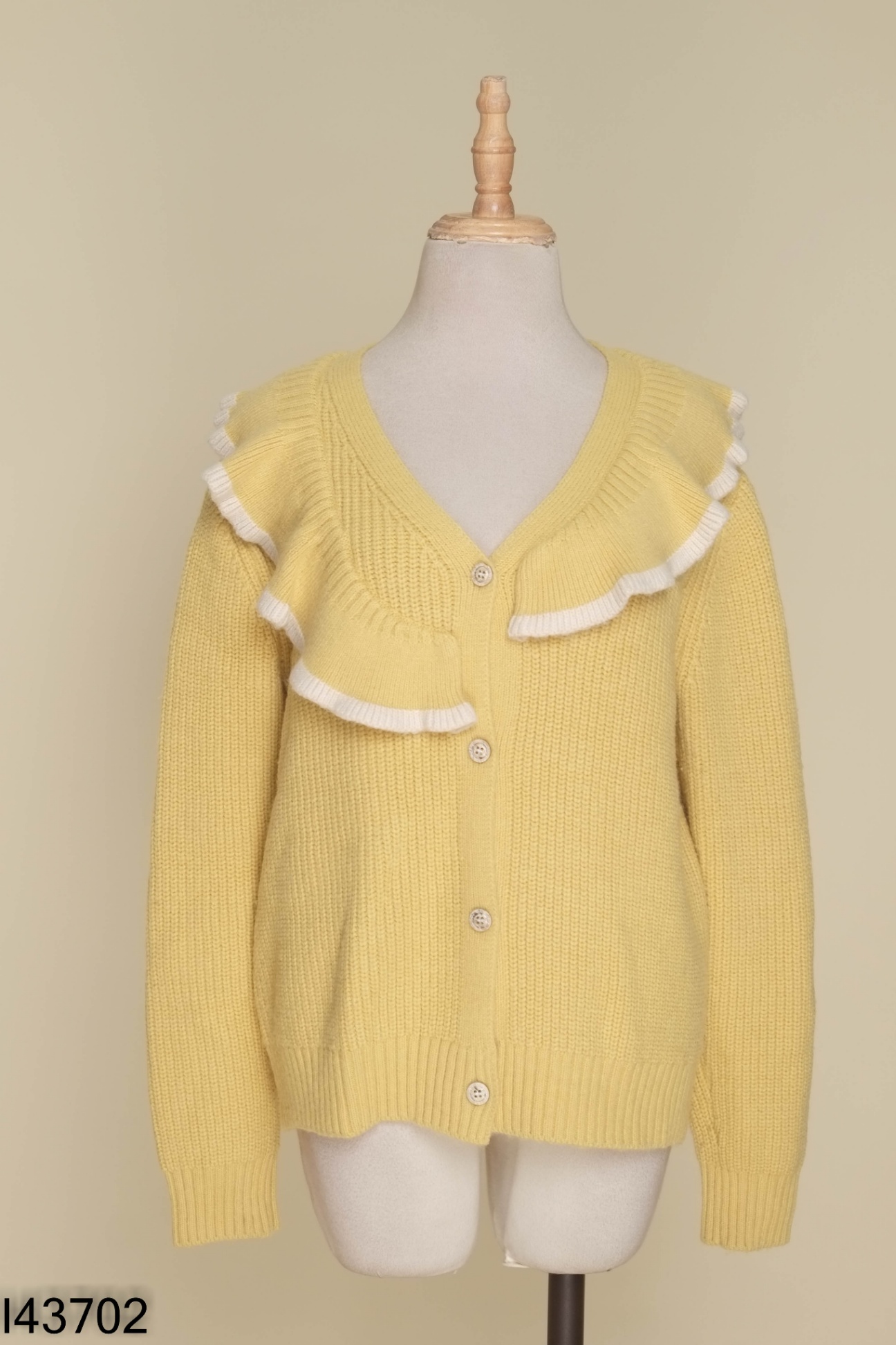 Áo len cardigan vàng cổ viền trắng