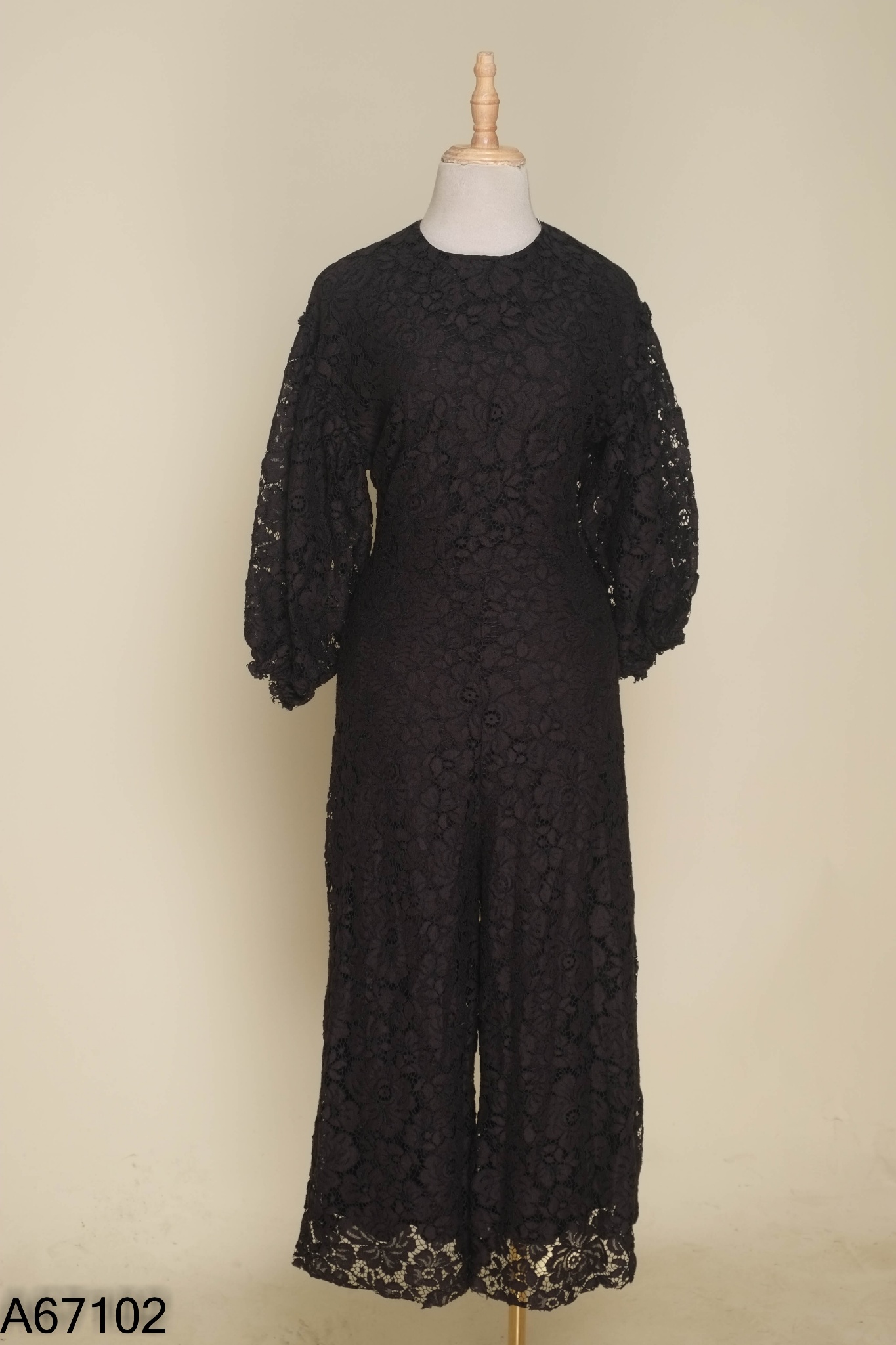 Jumpsuits ren ZARA đen tay phồng