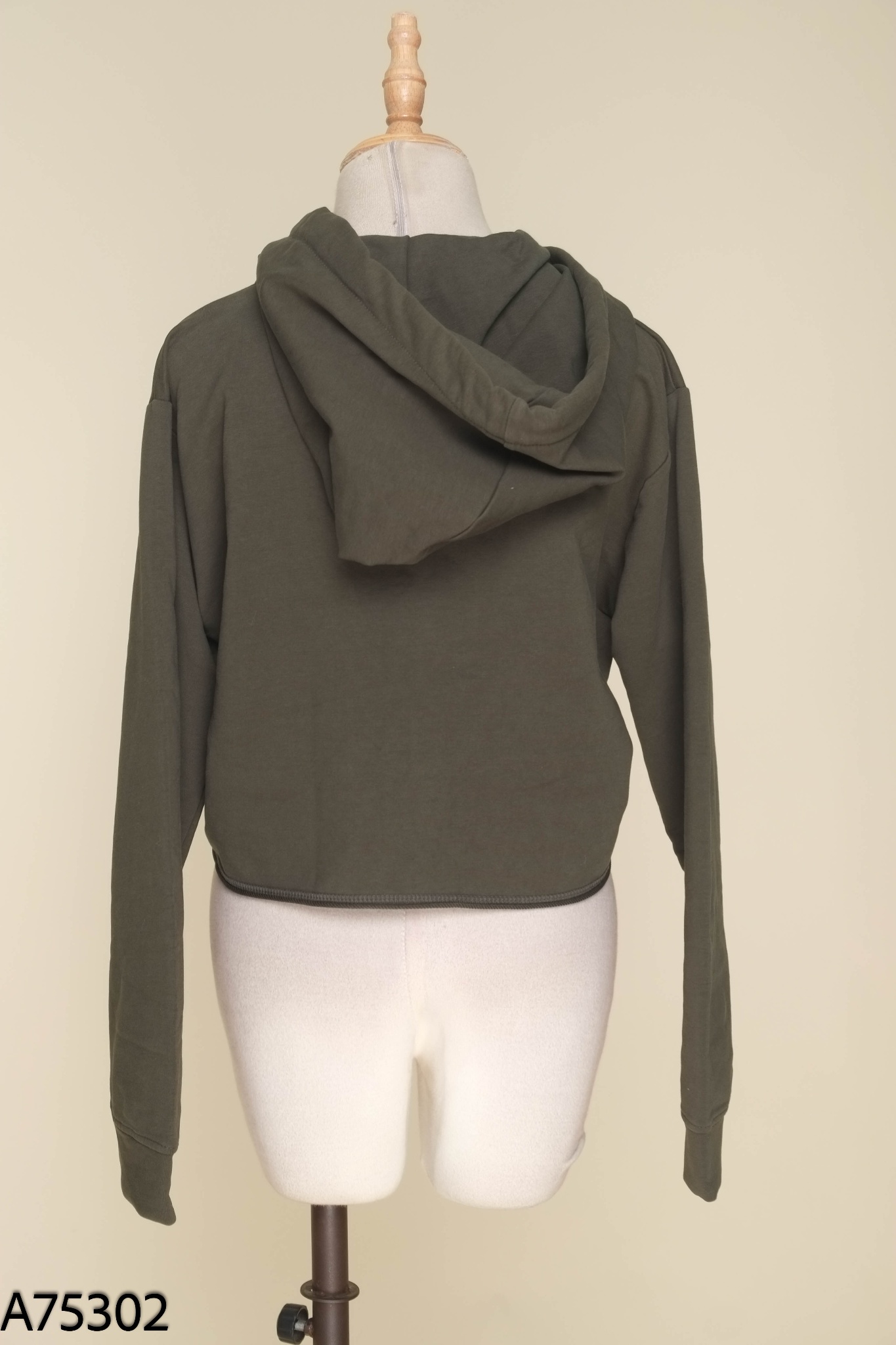 Áo hoodie xanh dáng ngắn