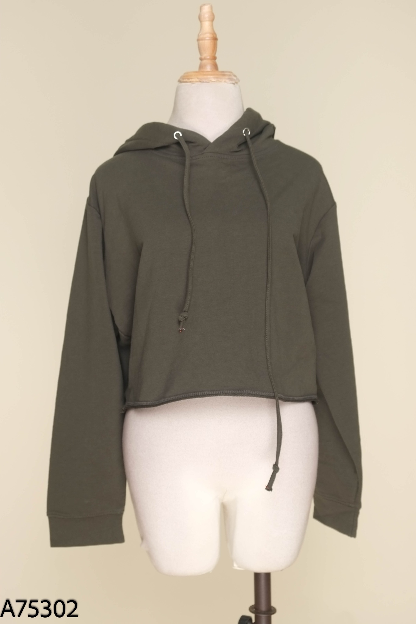 Áo hoodie xanh dáng ngắn