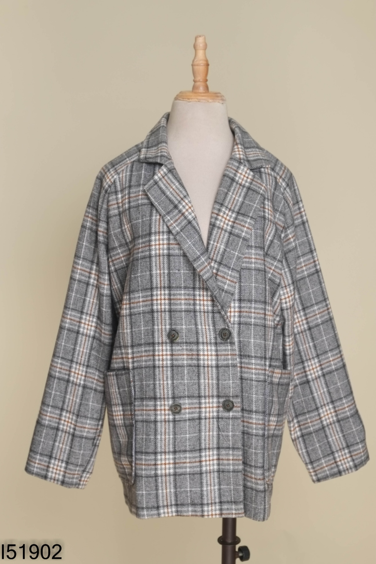 Áo blazers xám kẻ trắng