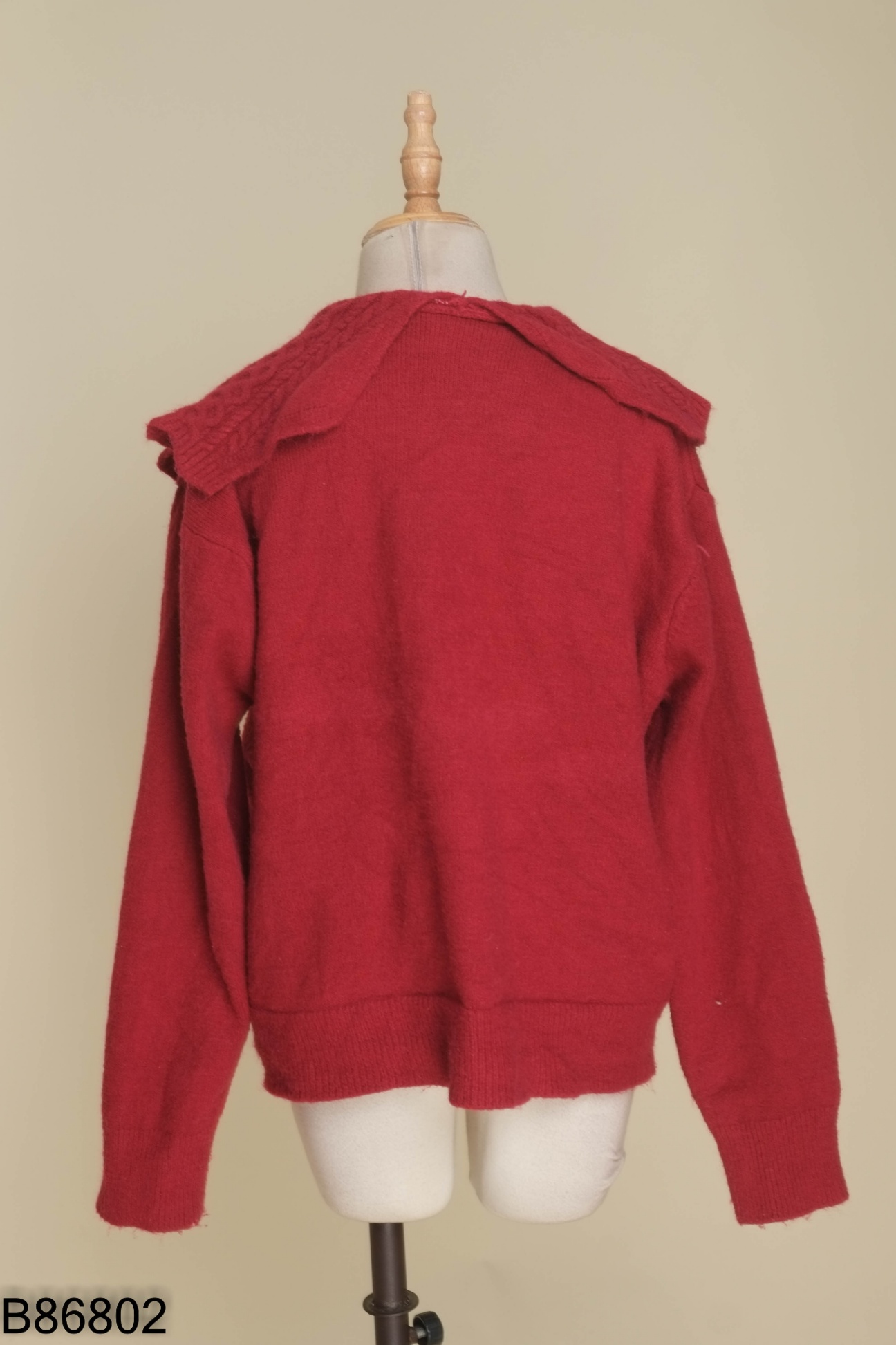 Áo cardigans len đỏ cổ bèo