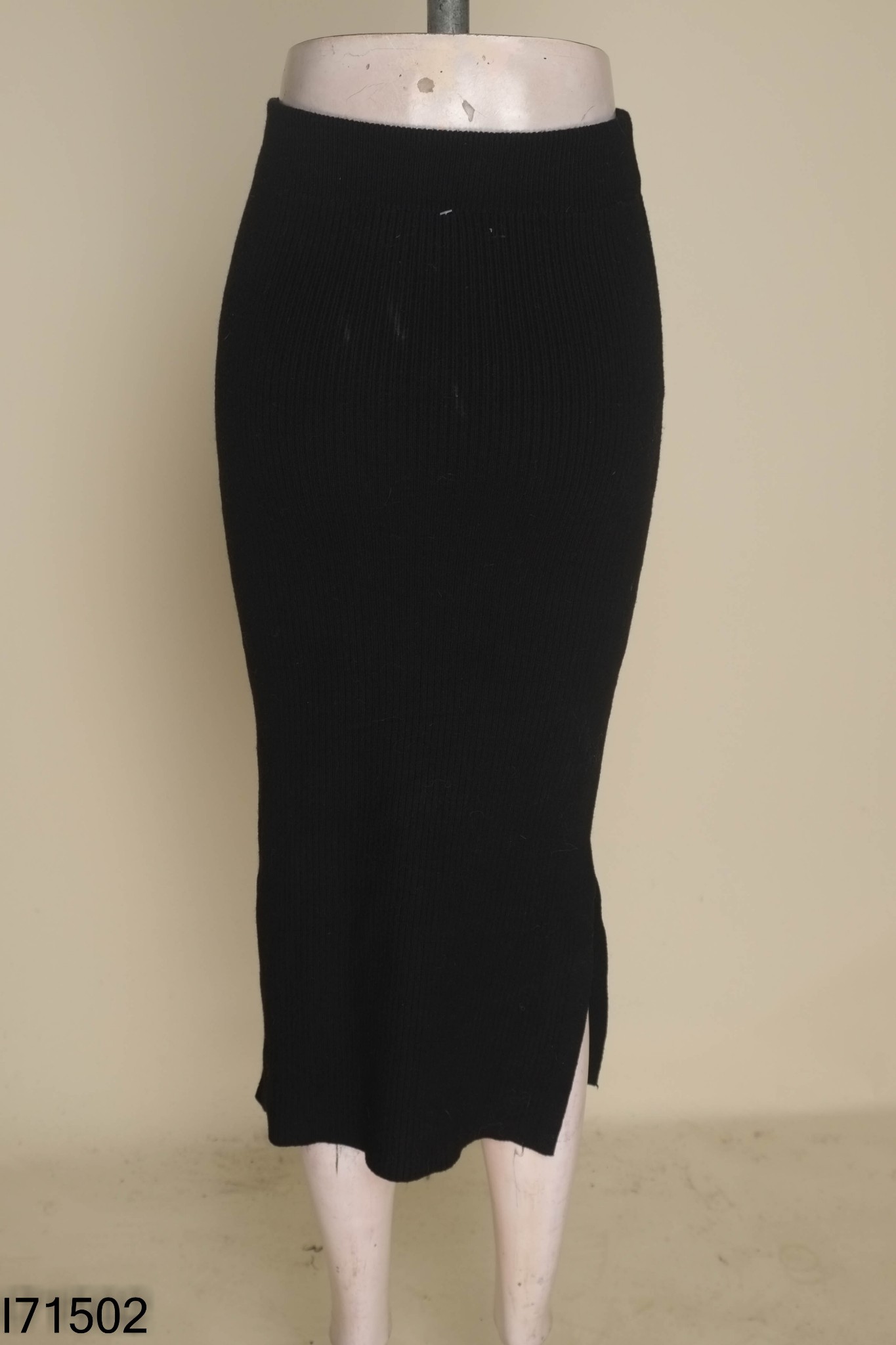 Chân váy len đen trơn ôm body