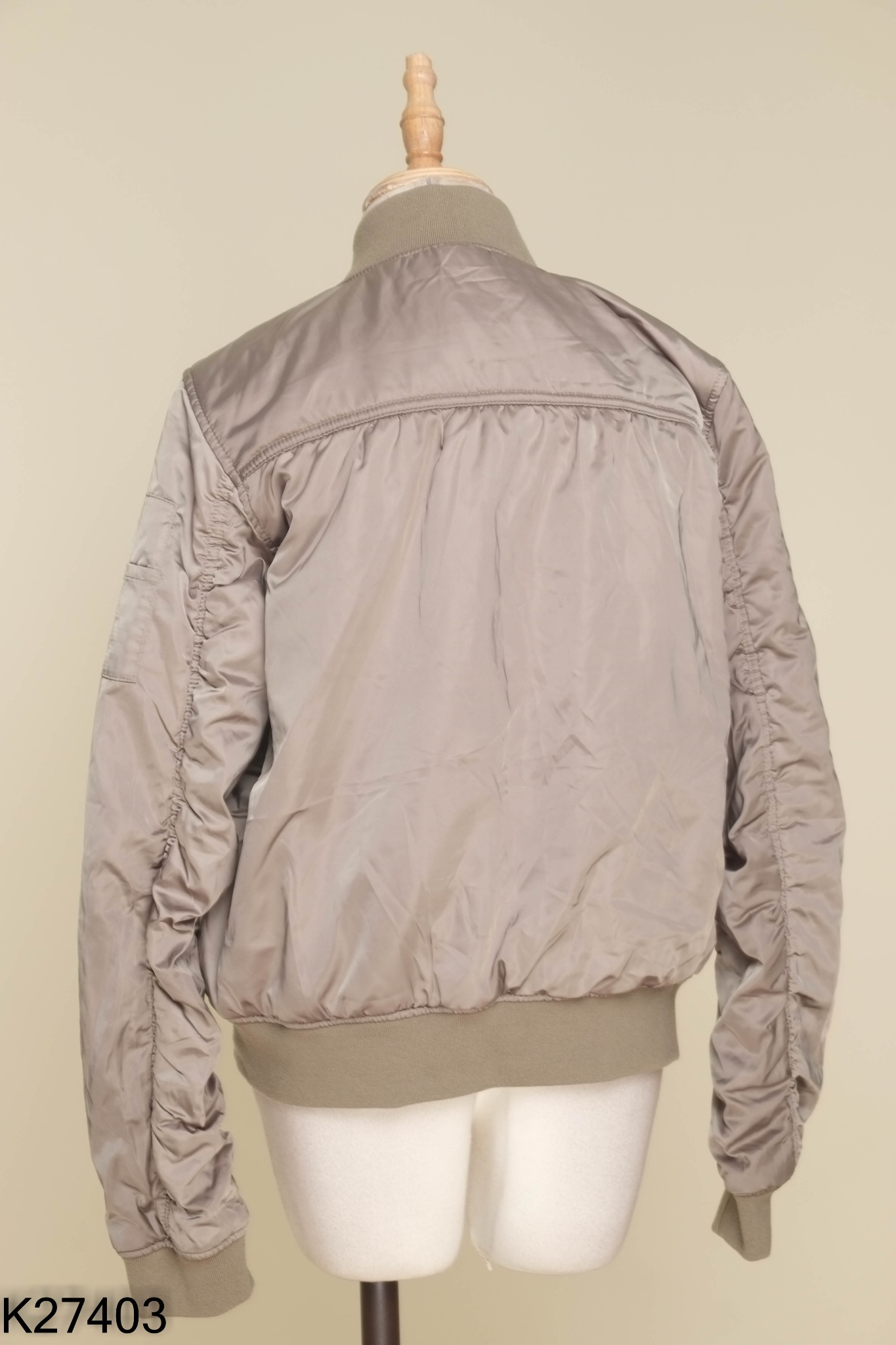 Áo khoác bomber xanh rêu