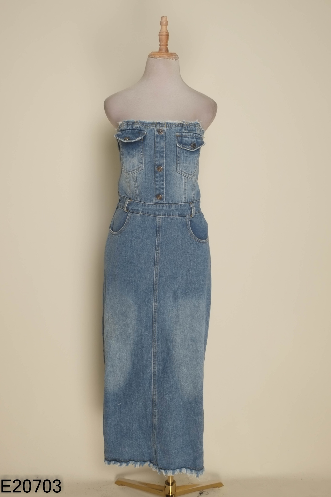Váy jeans xanh cúp ngực phối dây thắt lưng chéo