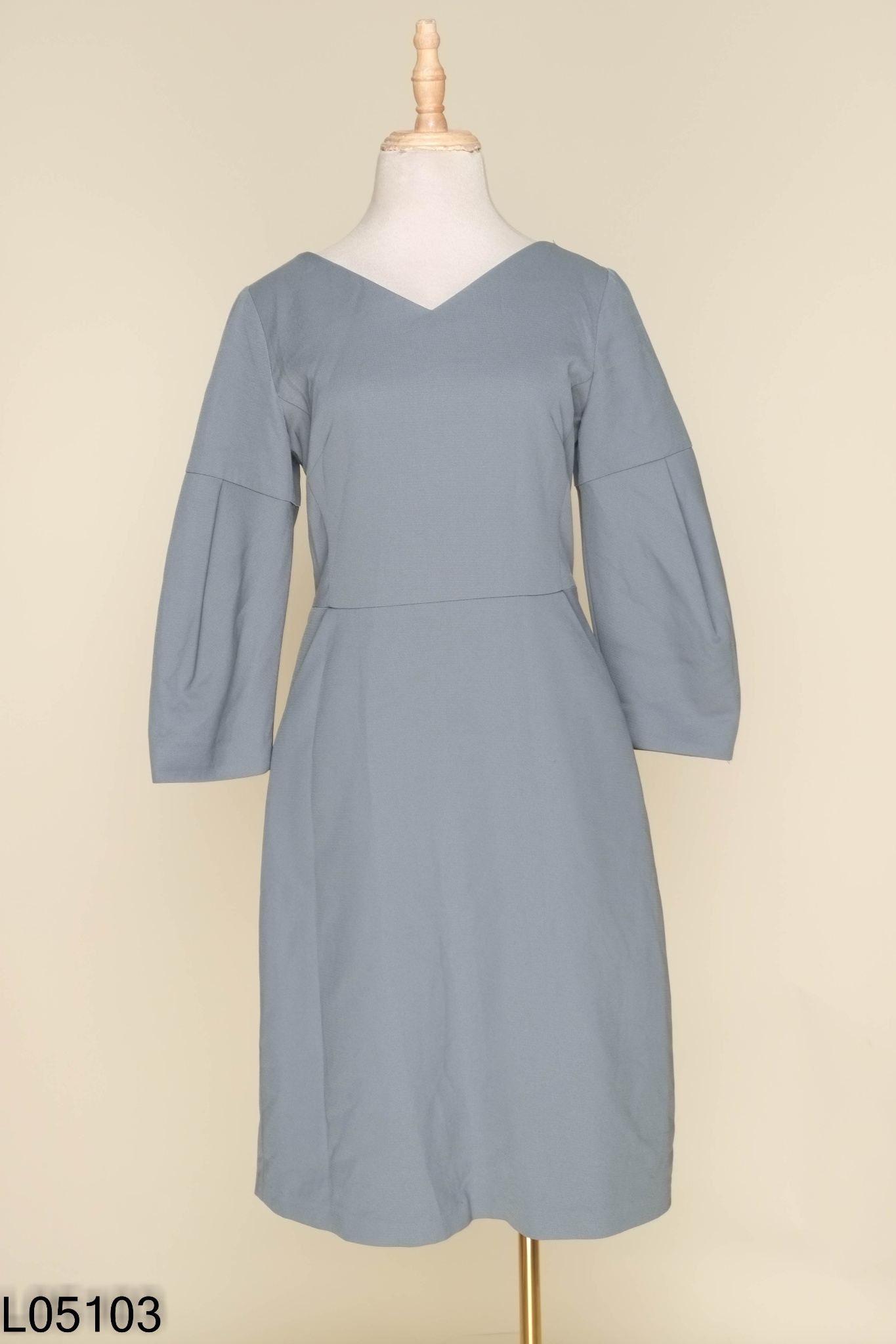 Váy ANOME xanh cổ tim