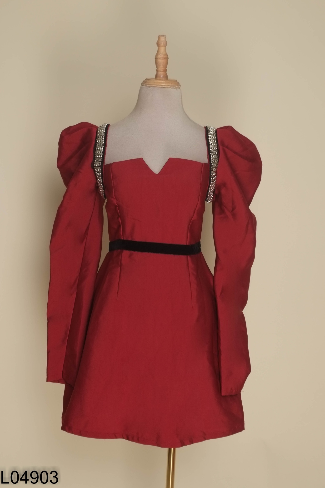 Váy RDY BOUTIQUE đỏ cổ vuông