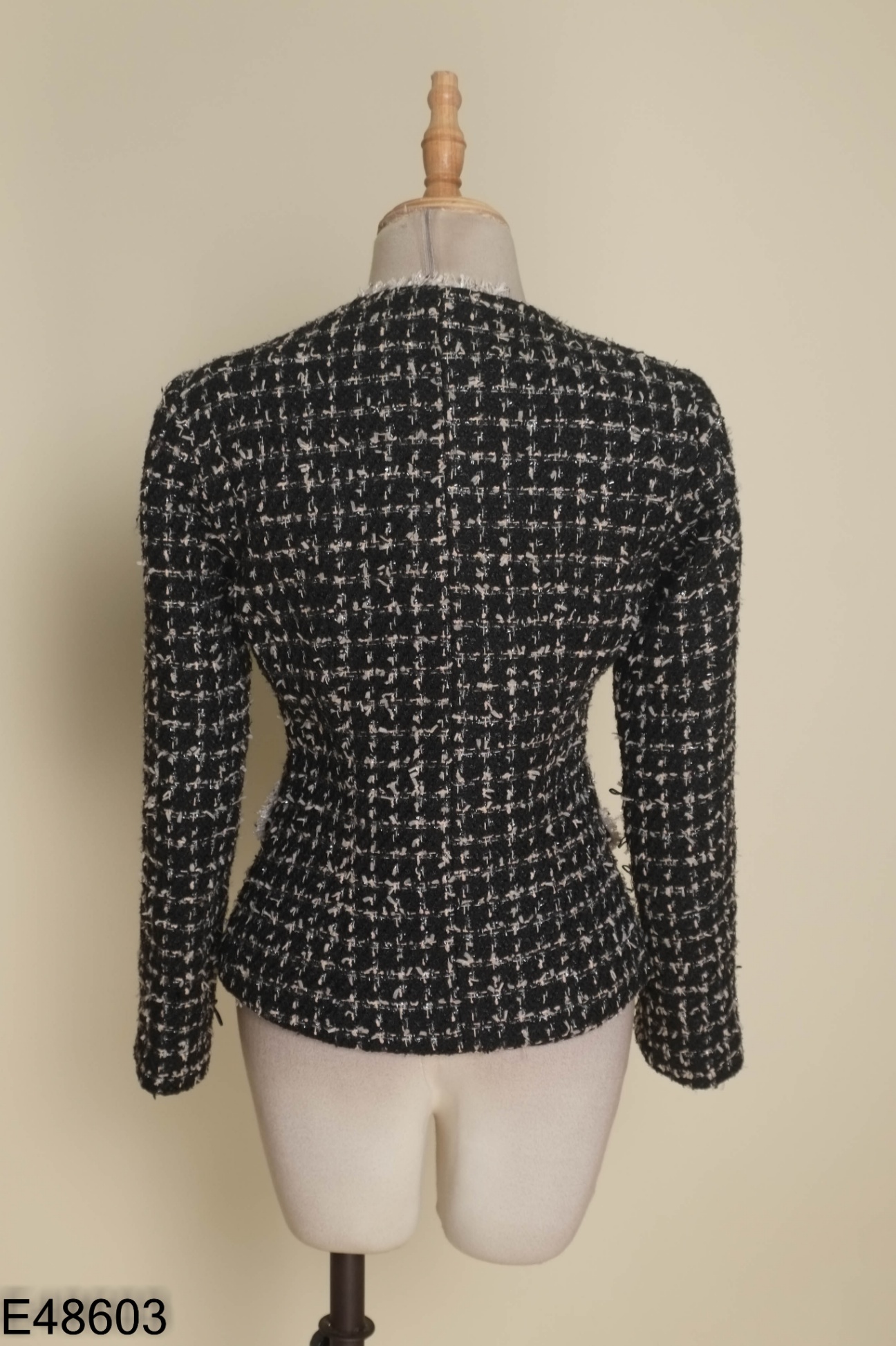 Áo dạ tweed đen LE THANH PHUONG cúc ngọc