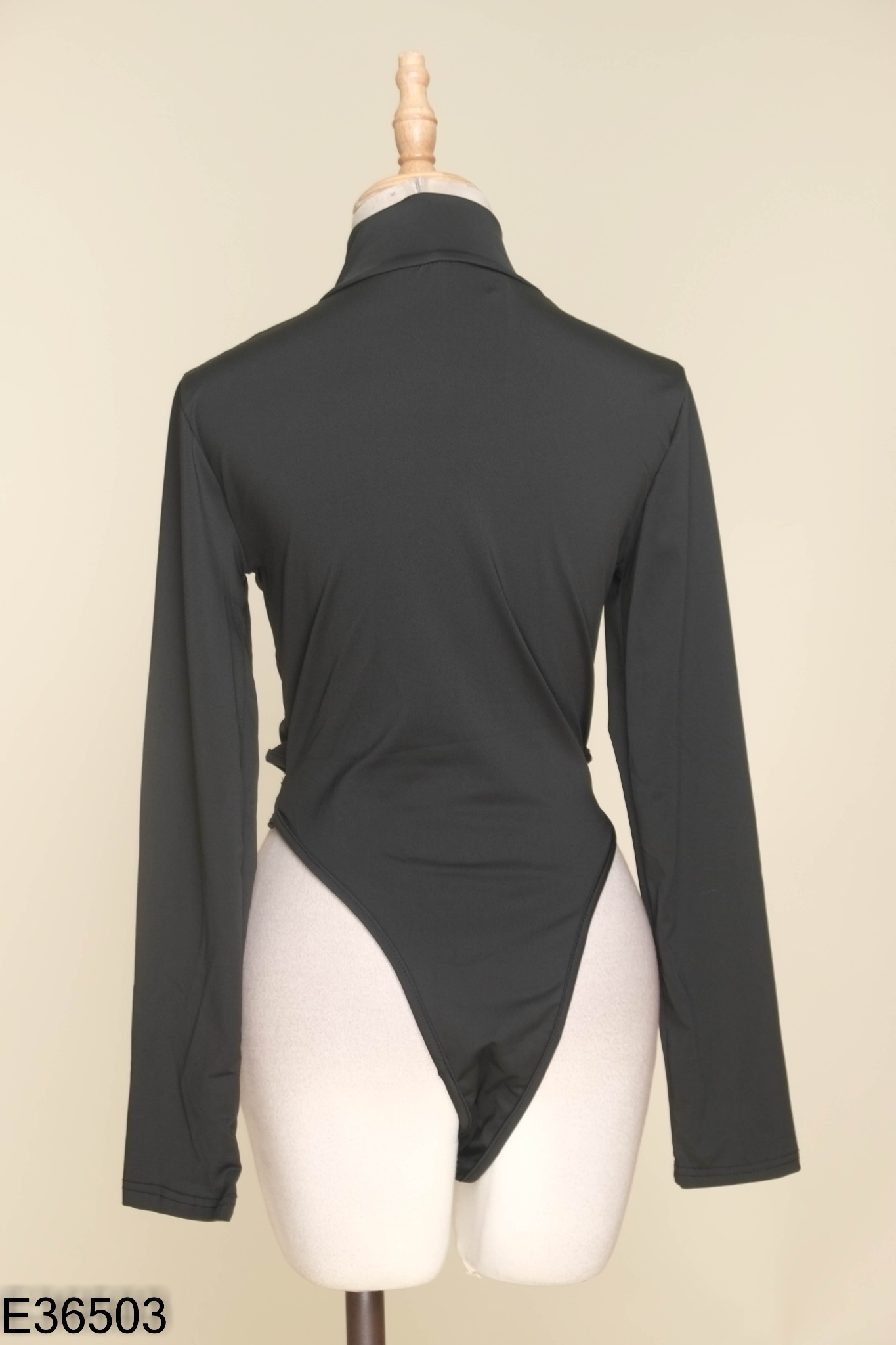 Bodysuits đen phối khoá