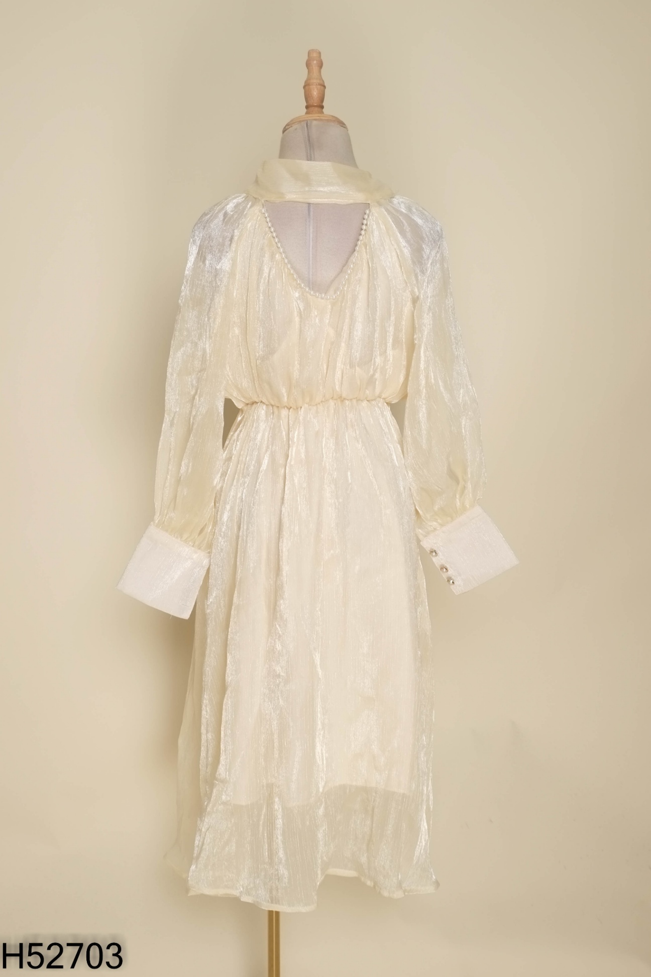 Váy organza voan be cổ đính ngọc