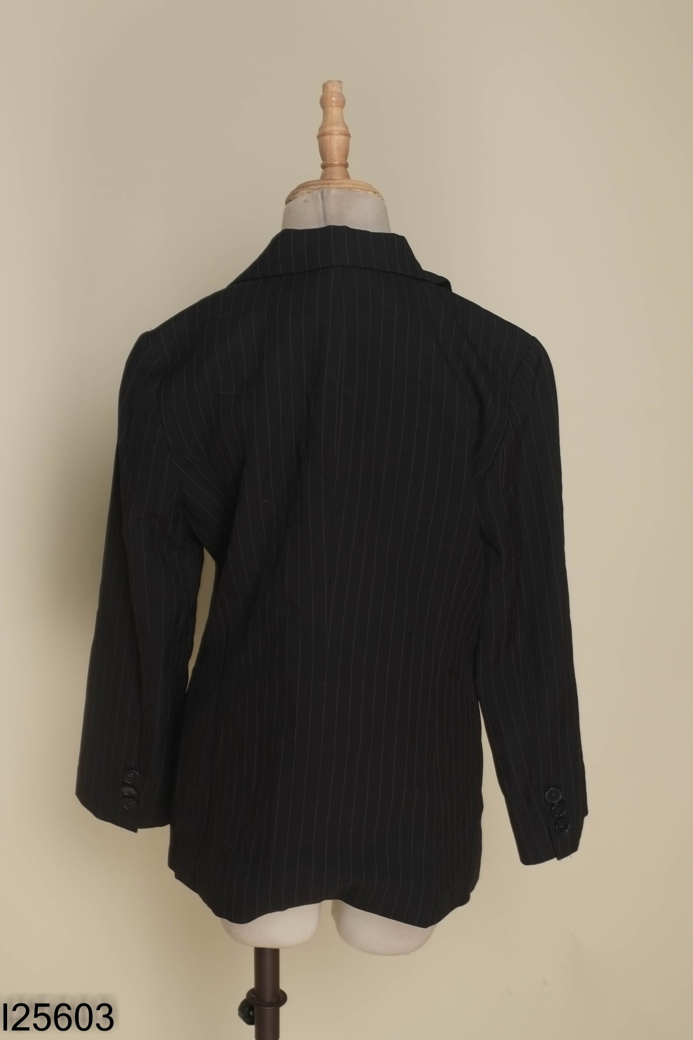 Áo khác vest đe sọc chỉ trắng