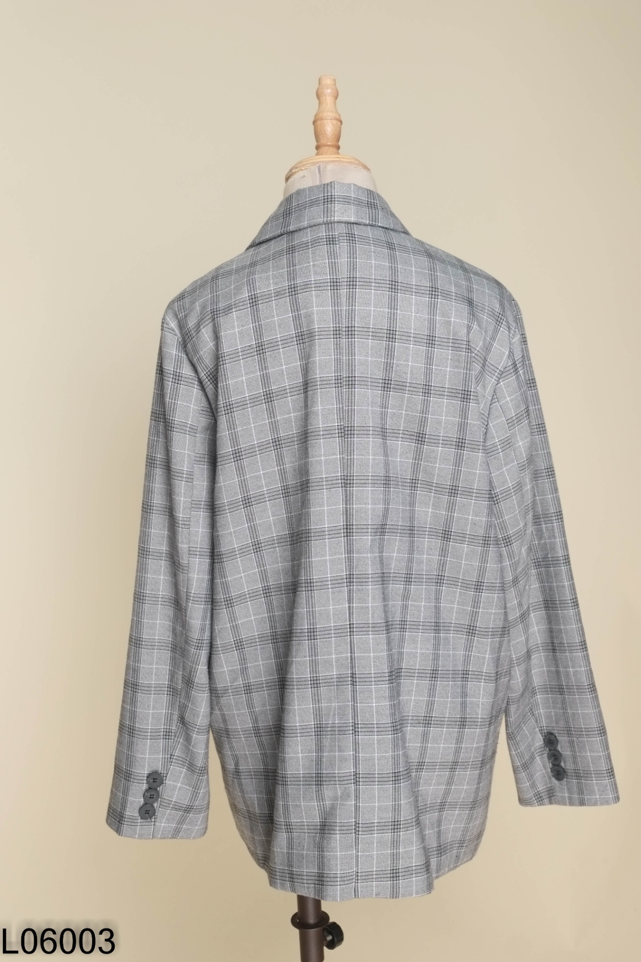 Áo blazer xám kẻ