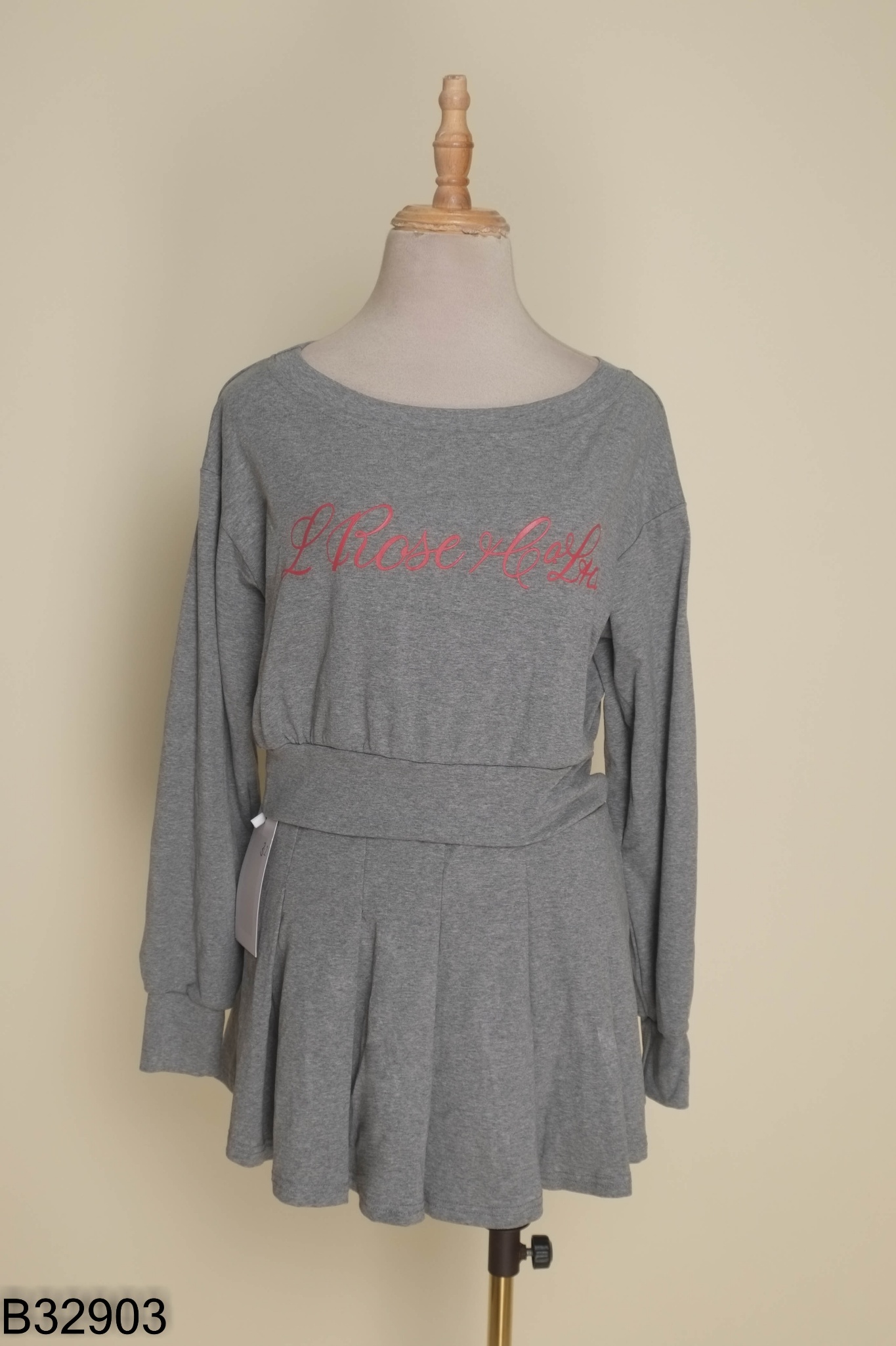 NEWTAG Set xám áo croptop + chân váy