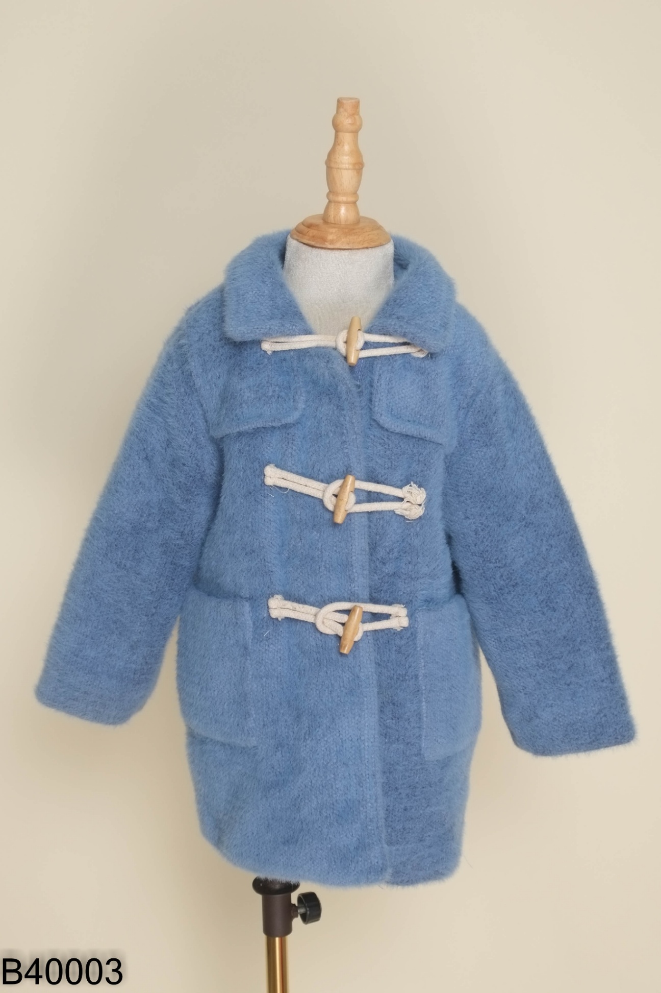 Áo dạ xanh phối khuy gỗ KIDS