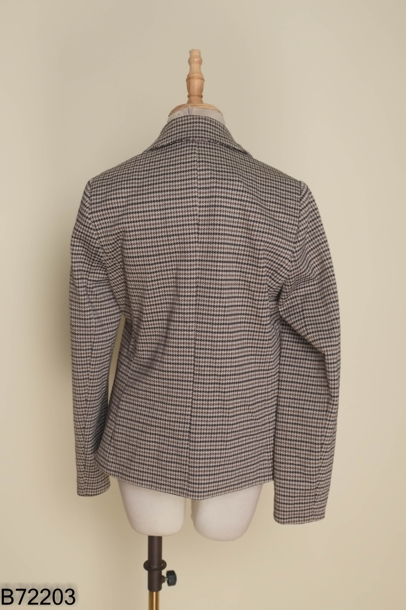 Áo blazer nâu be kẻ
