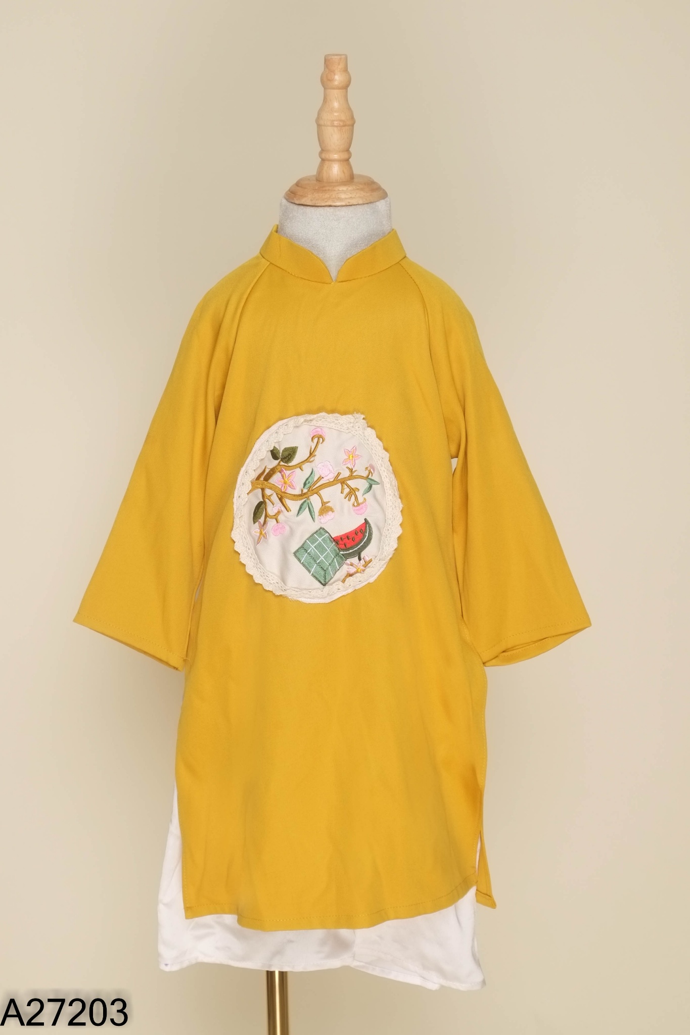 Set áo dài vàng + quần trắng kid