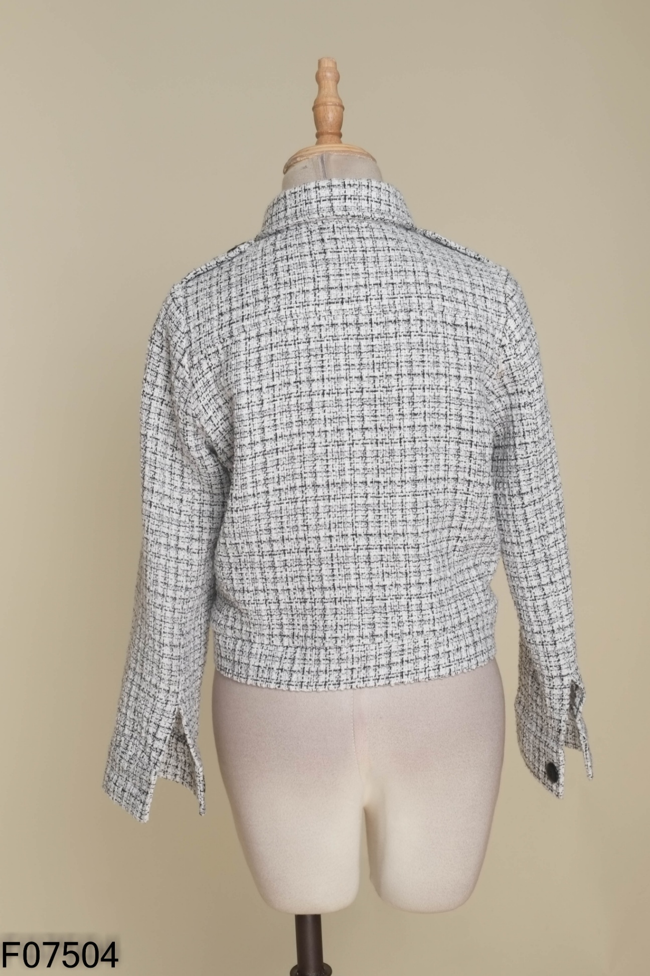 Áo dạ mỏng SHEMODA xám phối cúc
