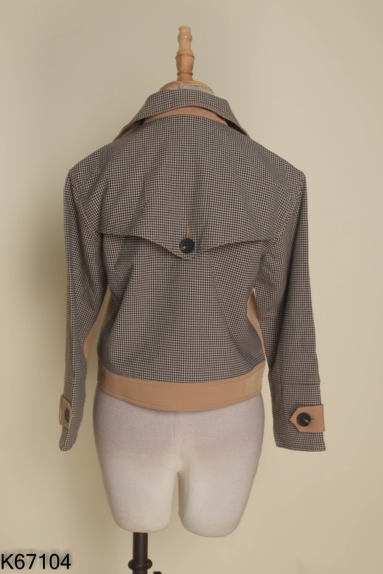 Áo khoác nâu mix kẻ cổ vest
