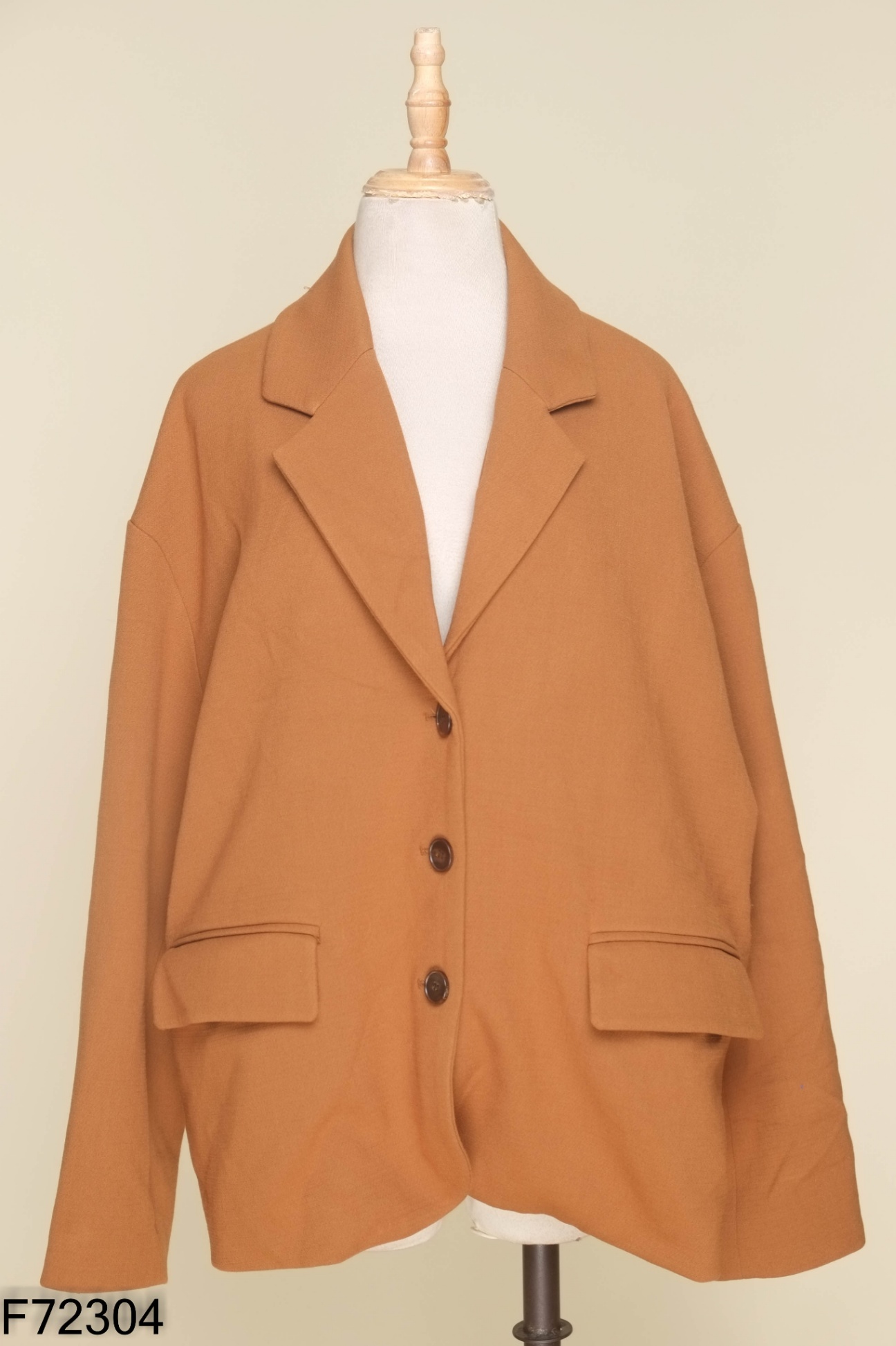Áo blazer nâu phối cúc đen