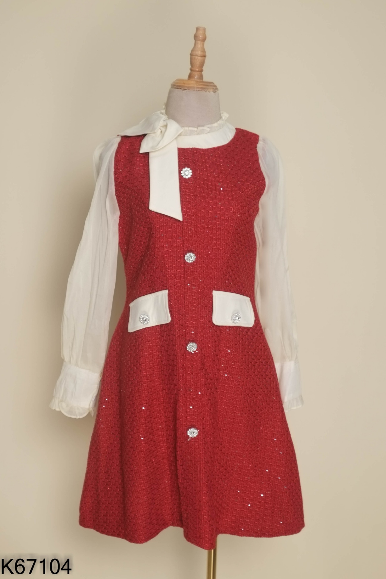 Váy dạ tweed đỏ tay voan kem đính sequin