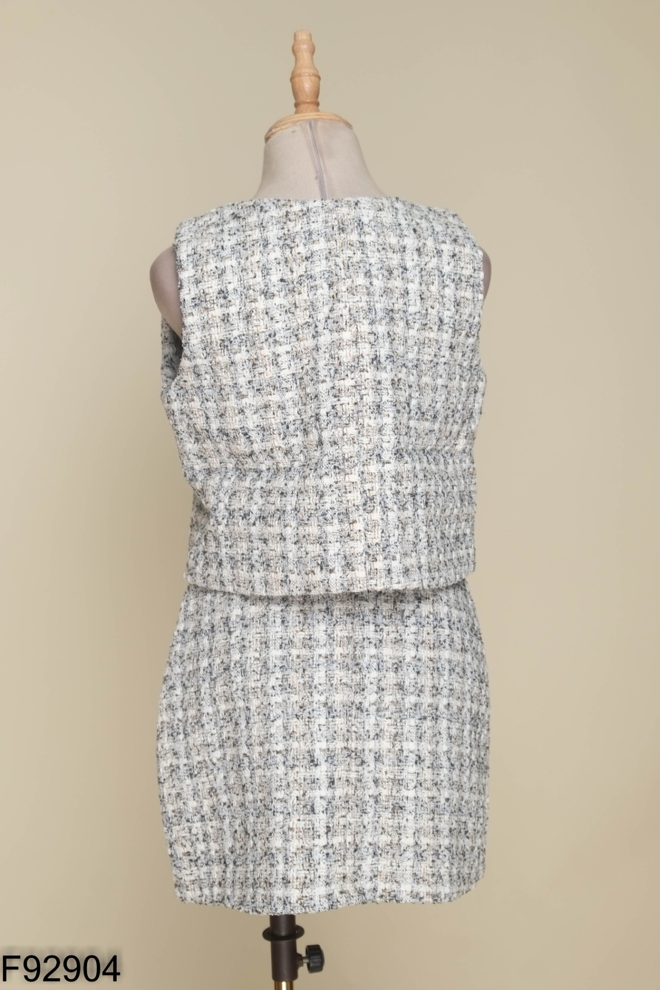 NEWTAG Set Áo gile dạ tweed trắng mix đen + chân váy