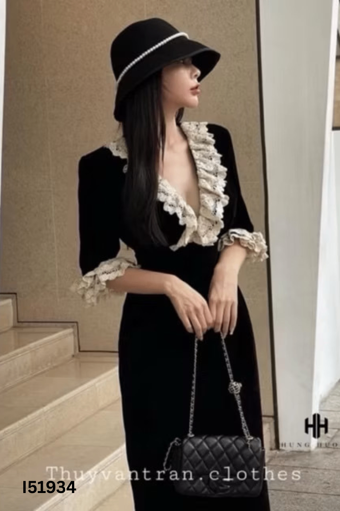 Váy nhung đen viền trắng