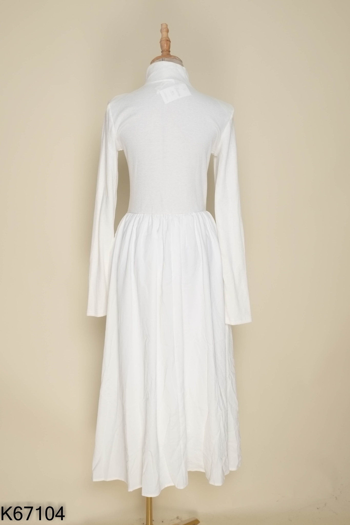 Váy len tăm trắng kéo khóa phối chân váy xòe