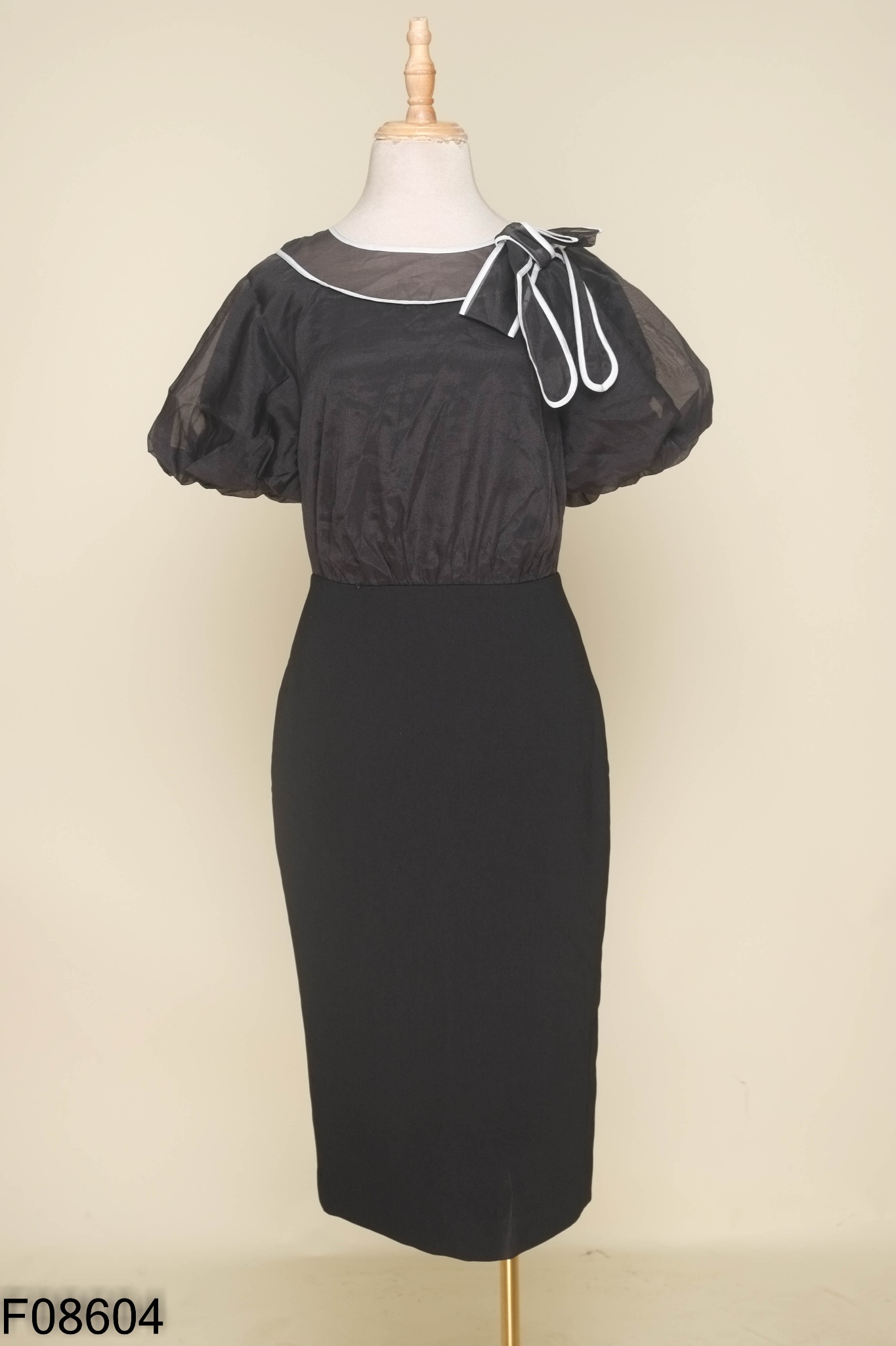 Váy đen ELISE phối voan viền trắng