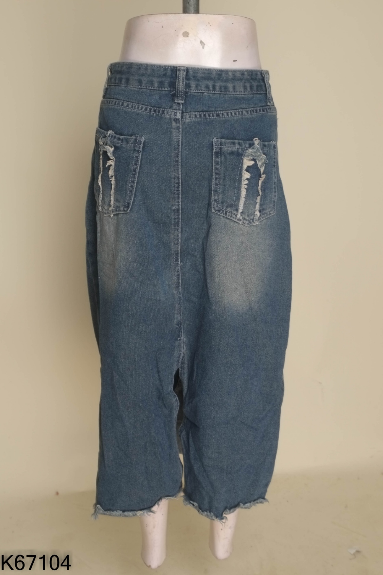 Chân váy jeans xanh viền tua rua