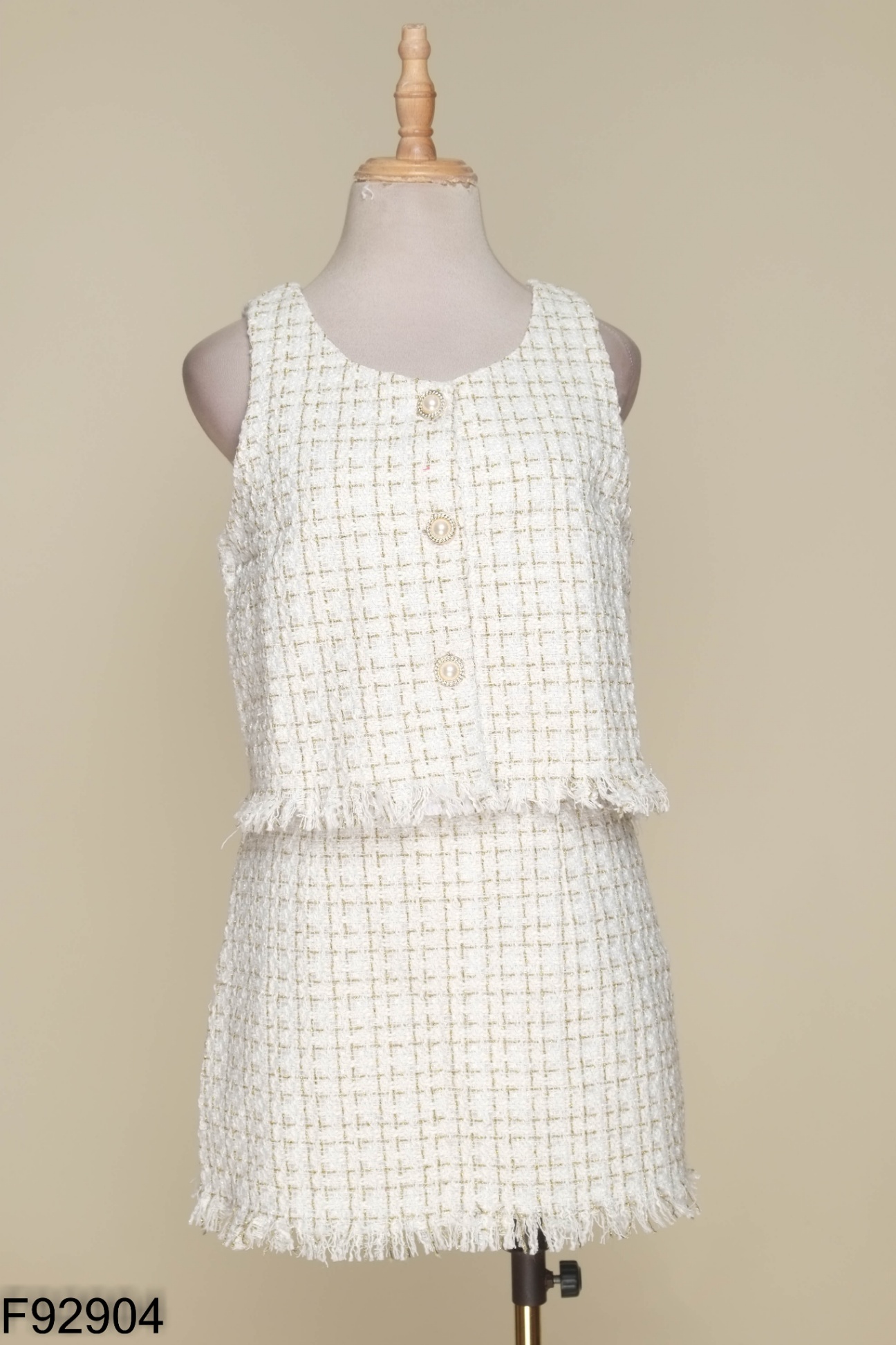NEWTAG Set Áo gile dạ tweed trắng cúc ngọc + chân váy