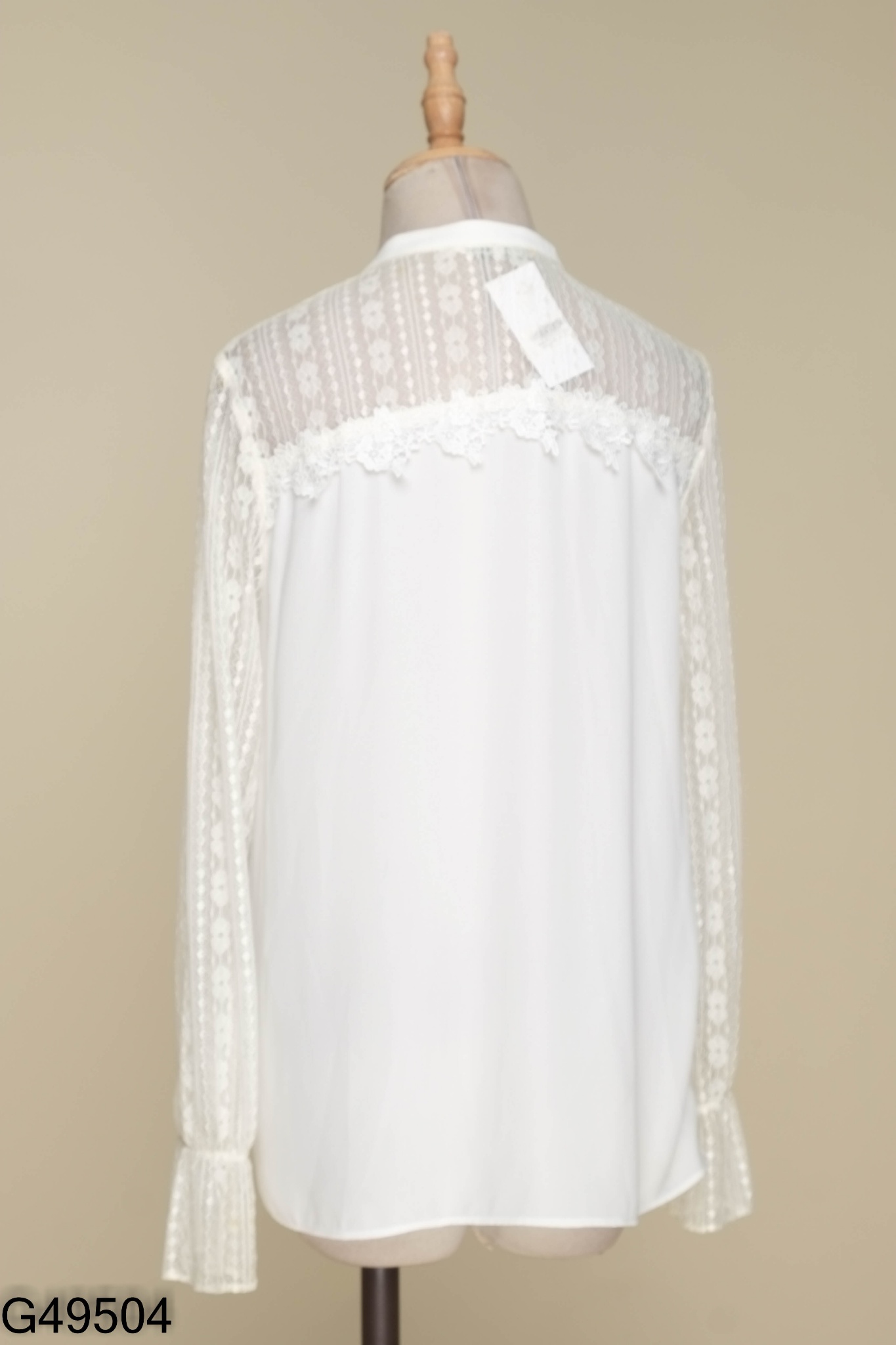 Áo trắng MIXXO phối ren