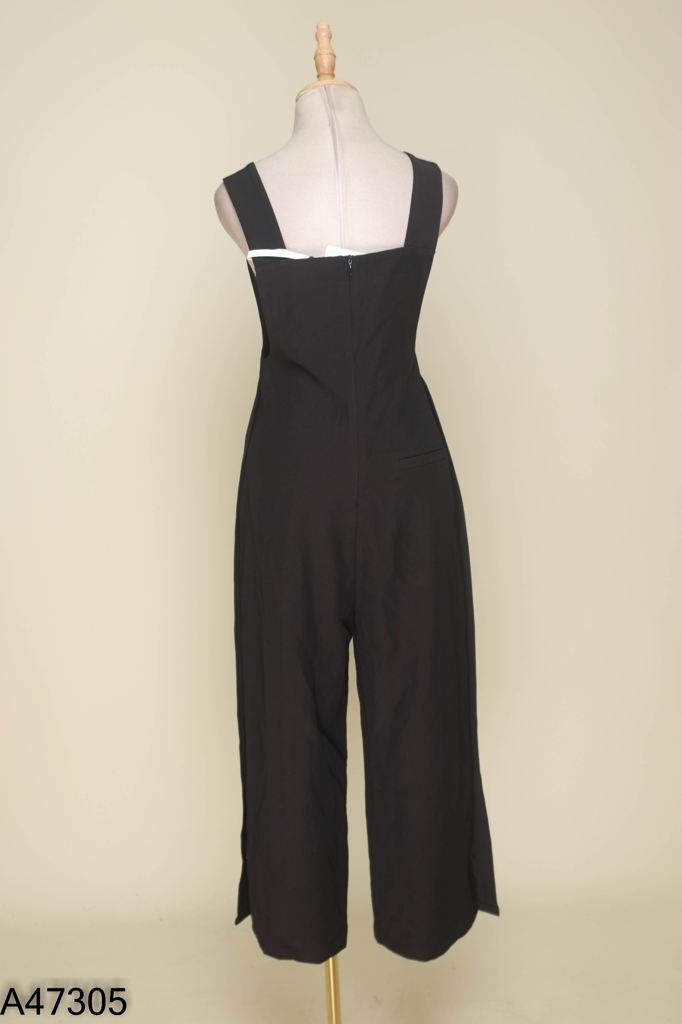 NEWTAG Jumpsuit đen PUSUMEDE trơn