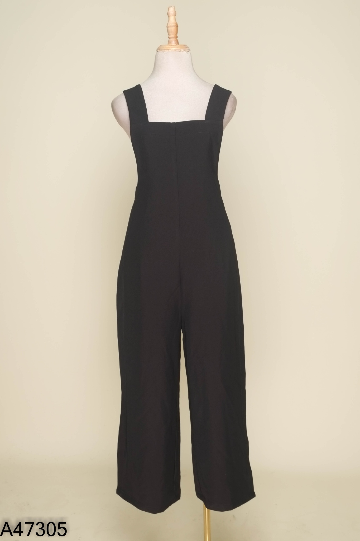 NEWTAG Jumpsuit đen PUSUMEDE trơn