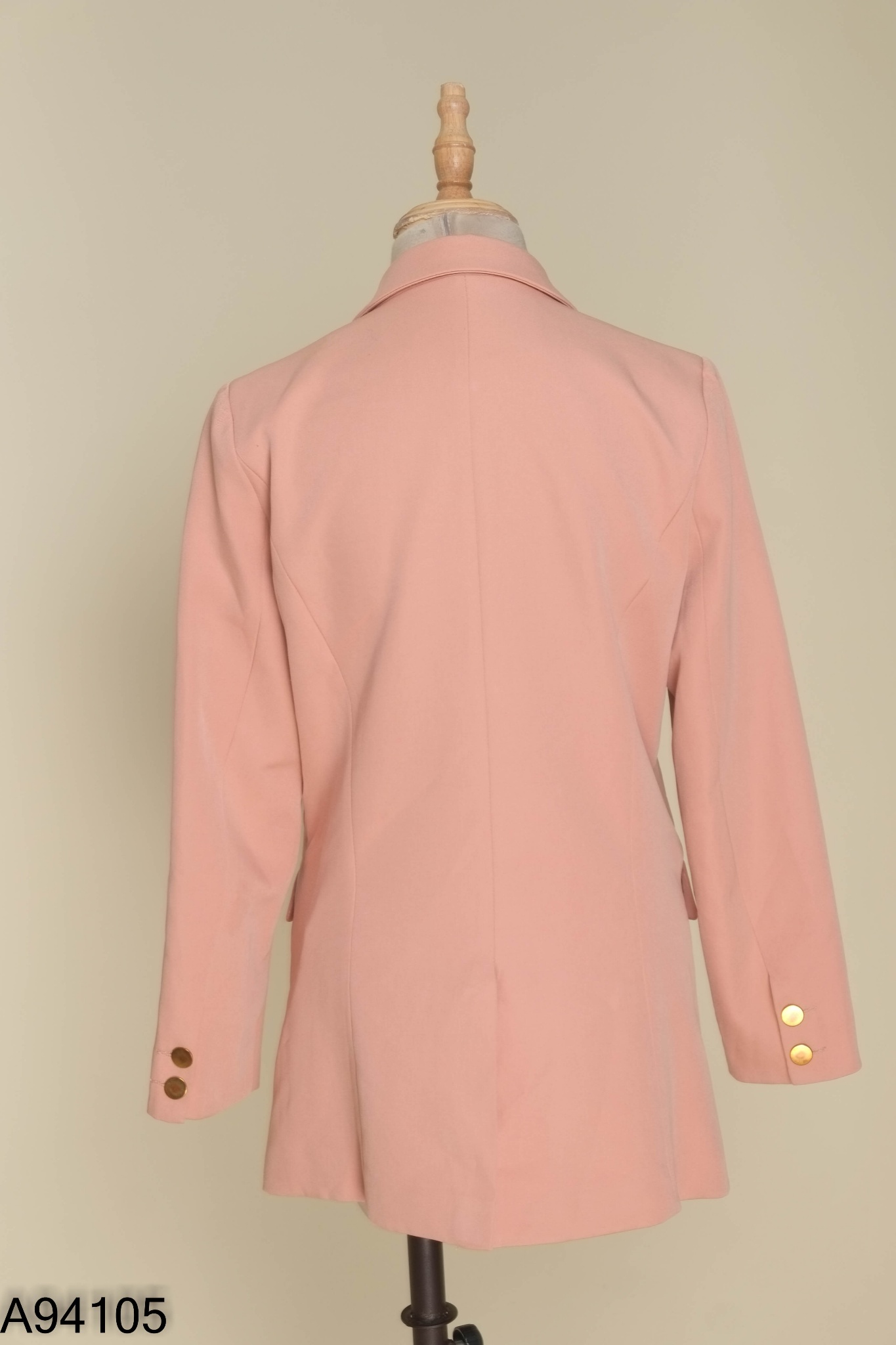 Áo blazer hồng phấn