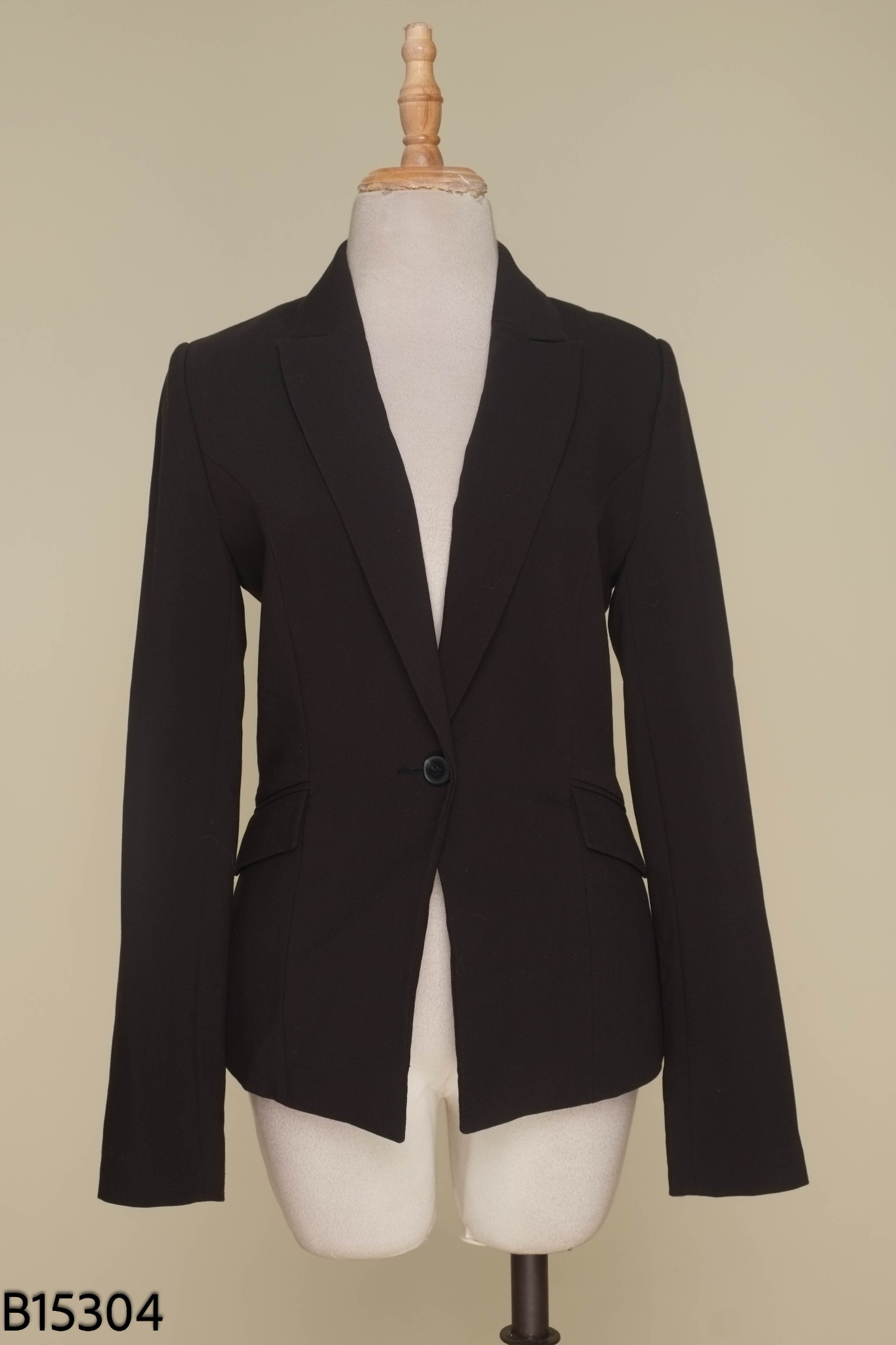 Áo blazer MANGO đen trơn