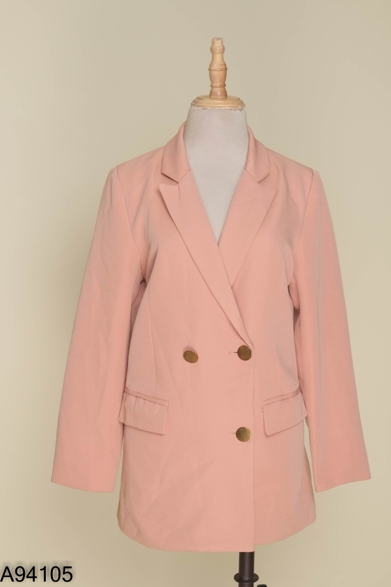 Áo blazer hồng phấn