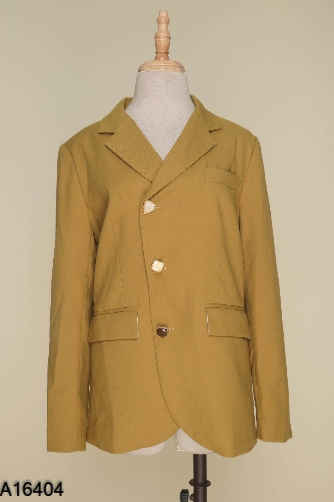 Áo blazer xanh vàng cúc ngọc
