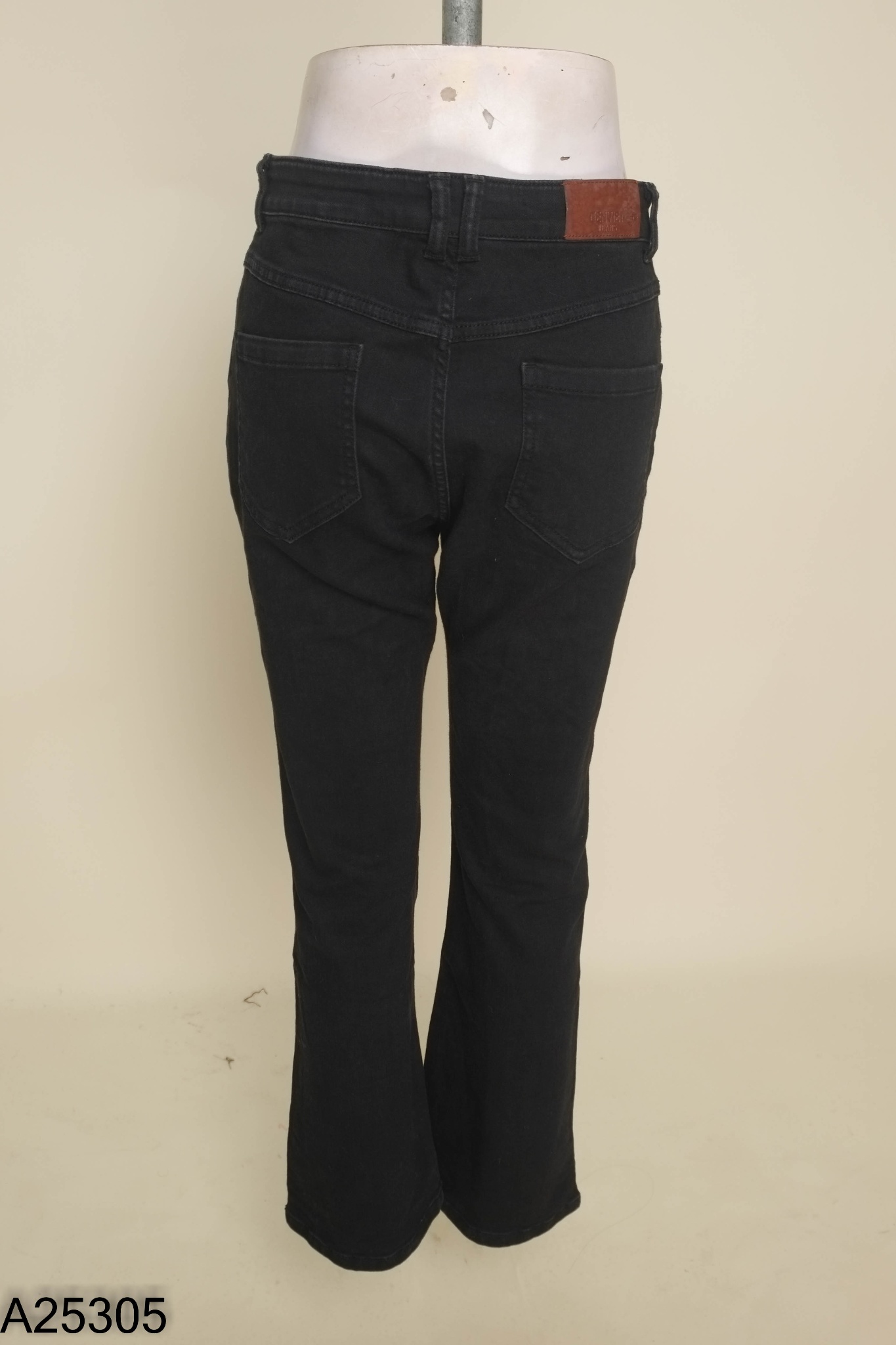 Quần jeans GEN VIET đen trơn