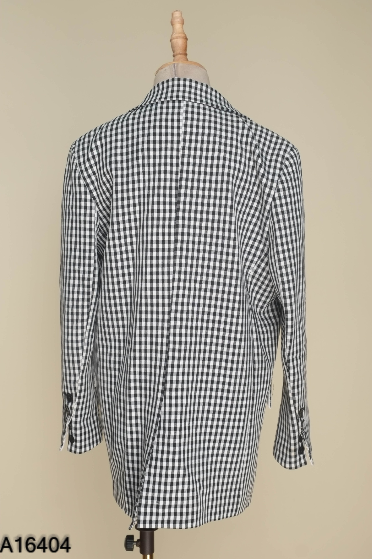 Áo blazer đen trắng kẻ caro