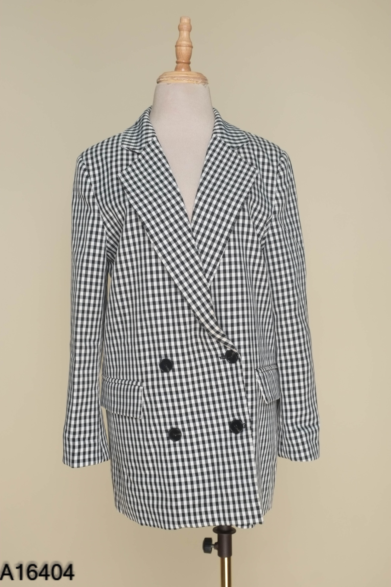 Áo blazer đen trắng kẻ caro