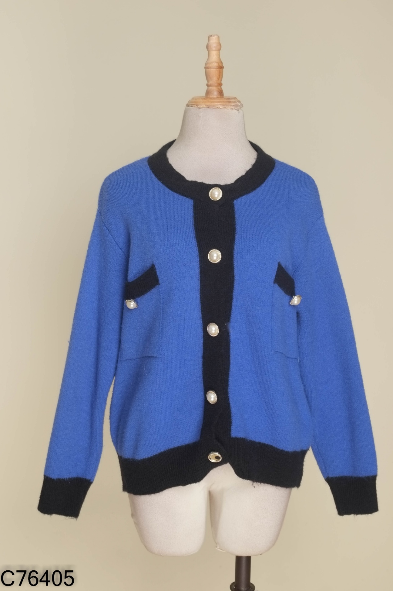 Áo cardigans xanh viền đen