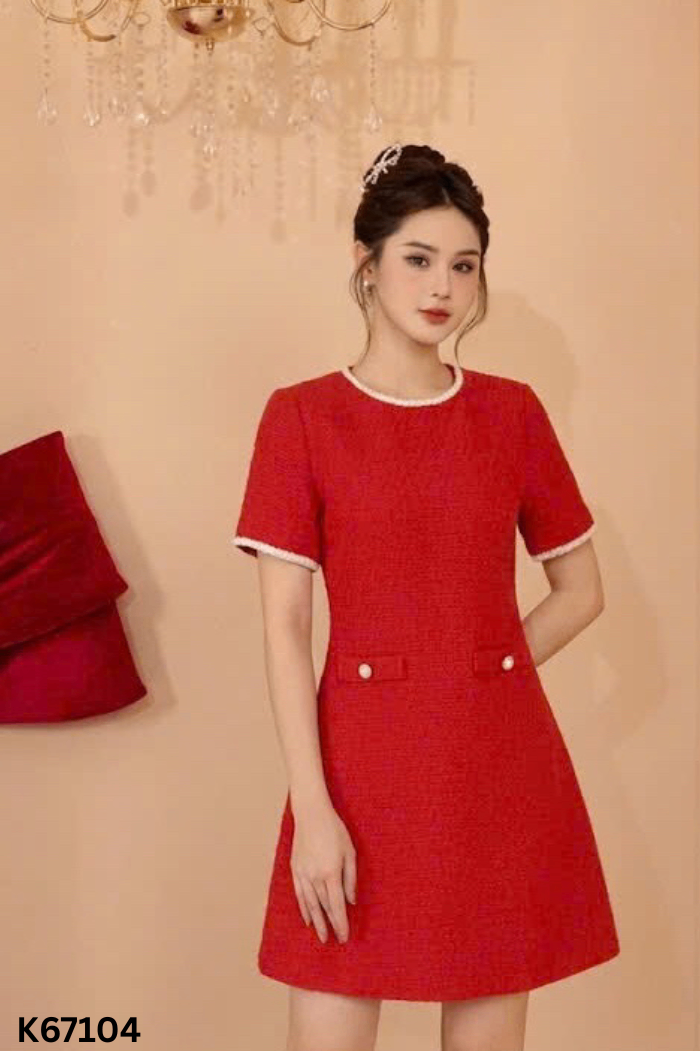 Váy dạ đỏ viền trắng