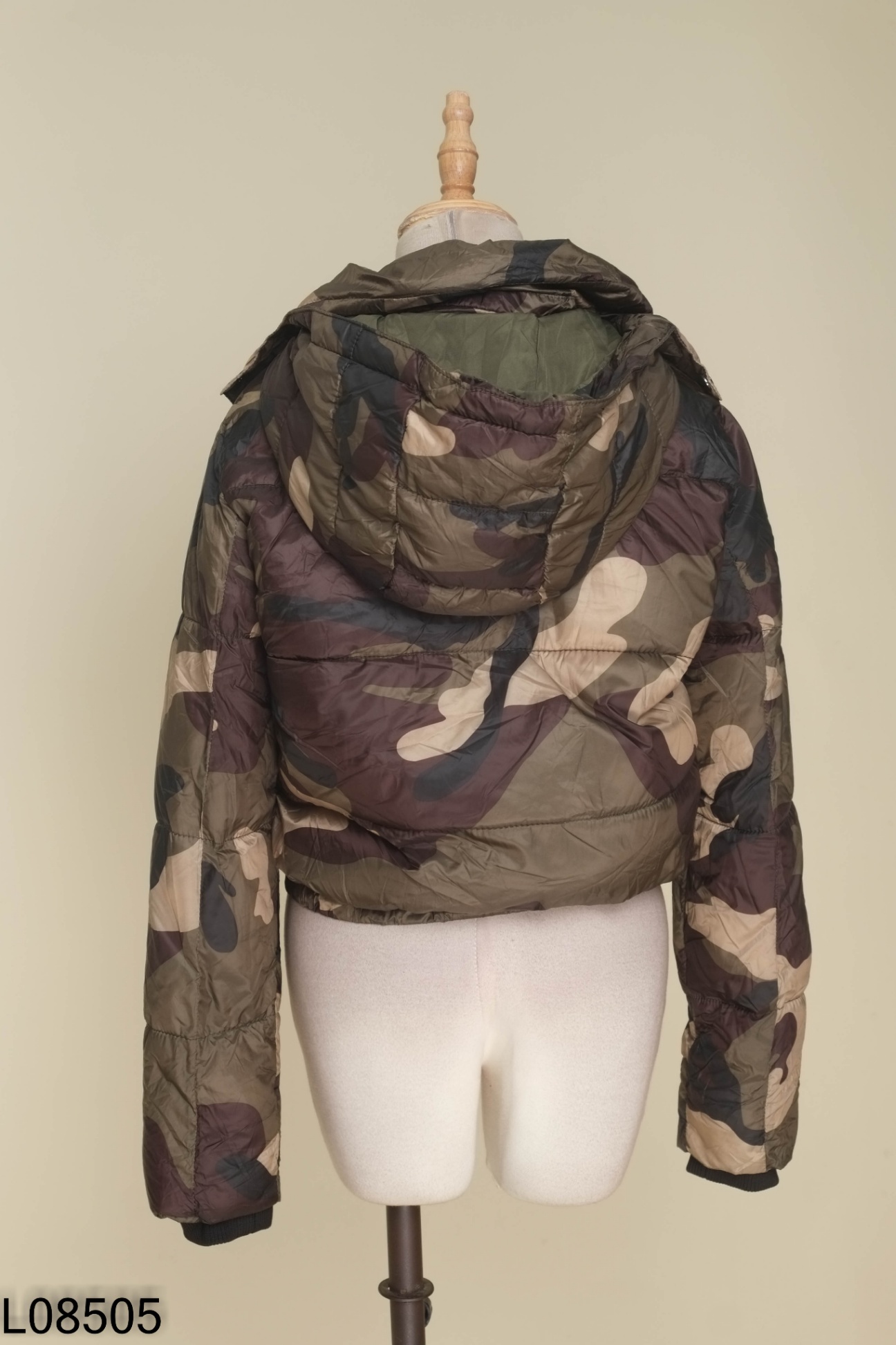 Áo khoác phao BERSHKA xanh rằn ri