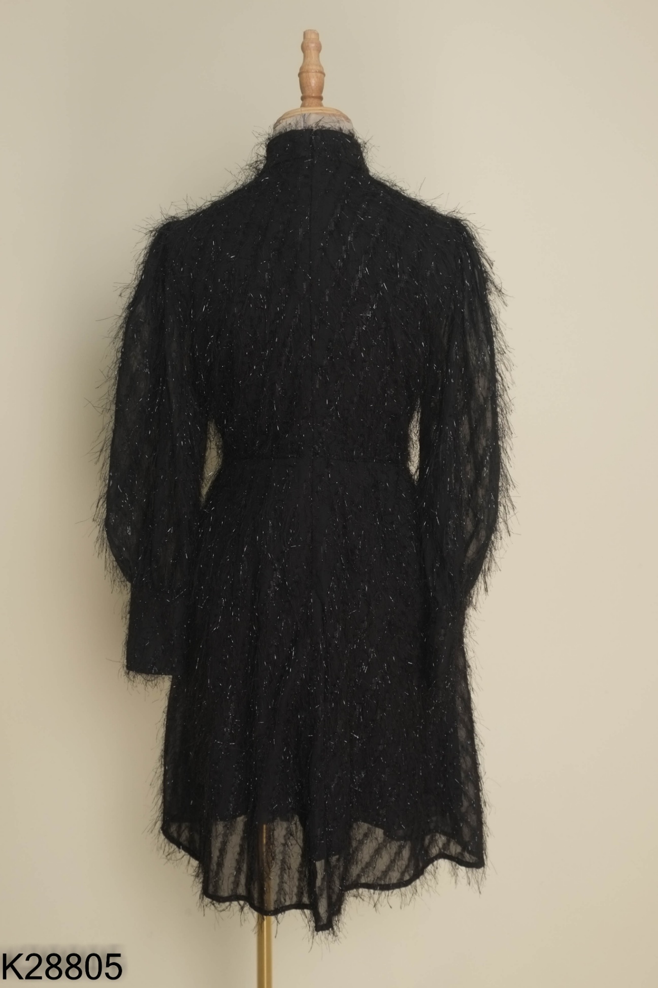 Váy THE19CLUB đen tua rua