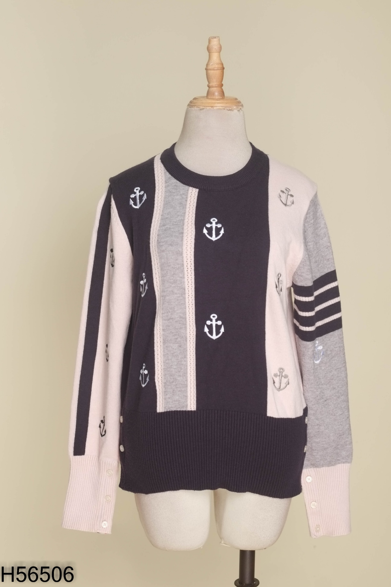 Áo len THOM BROWNE hồng phối xanh xám