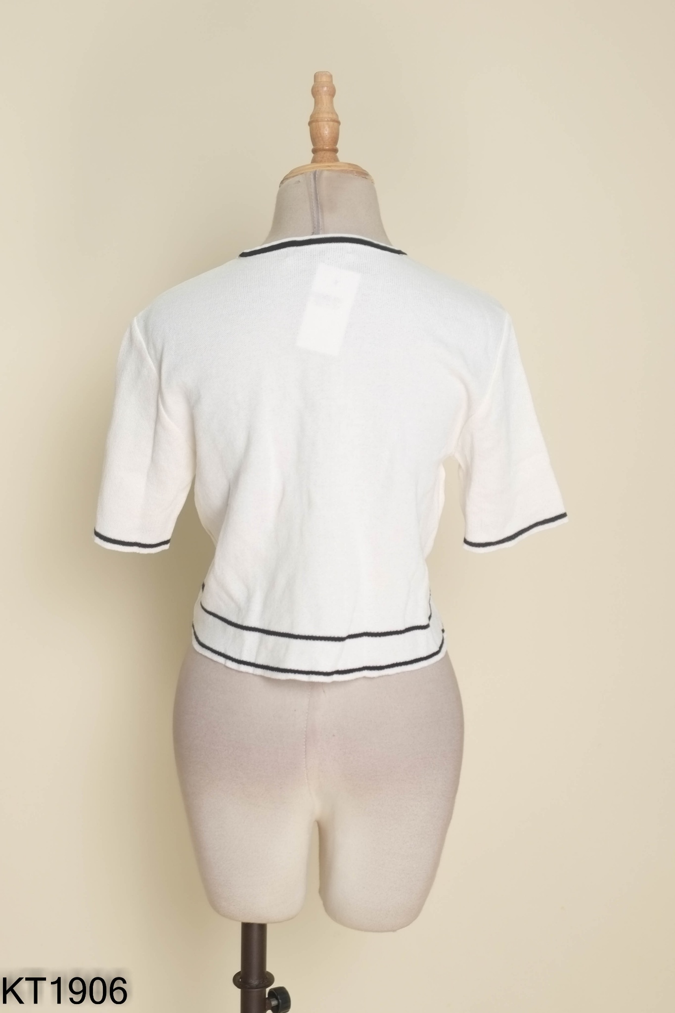 Áo cadigan len MIXXO trắng viền đen
