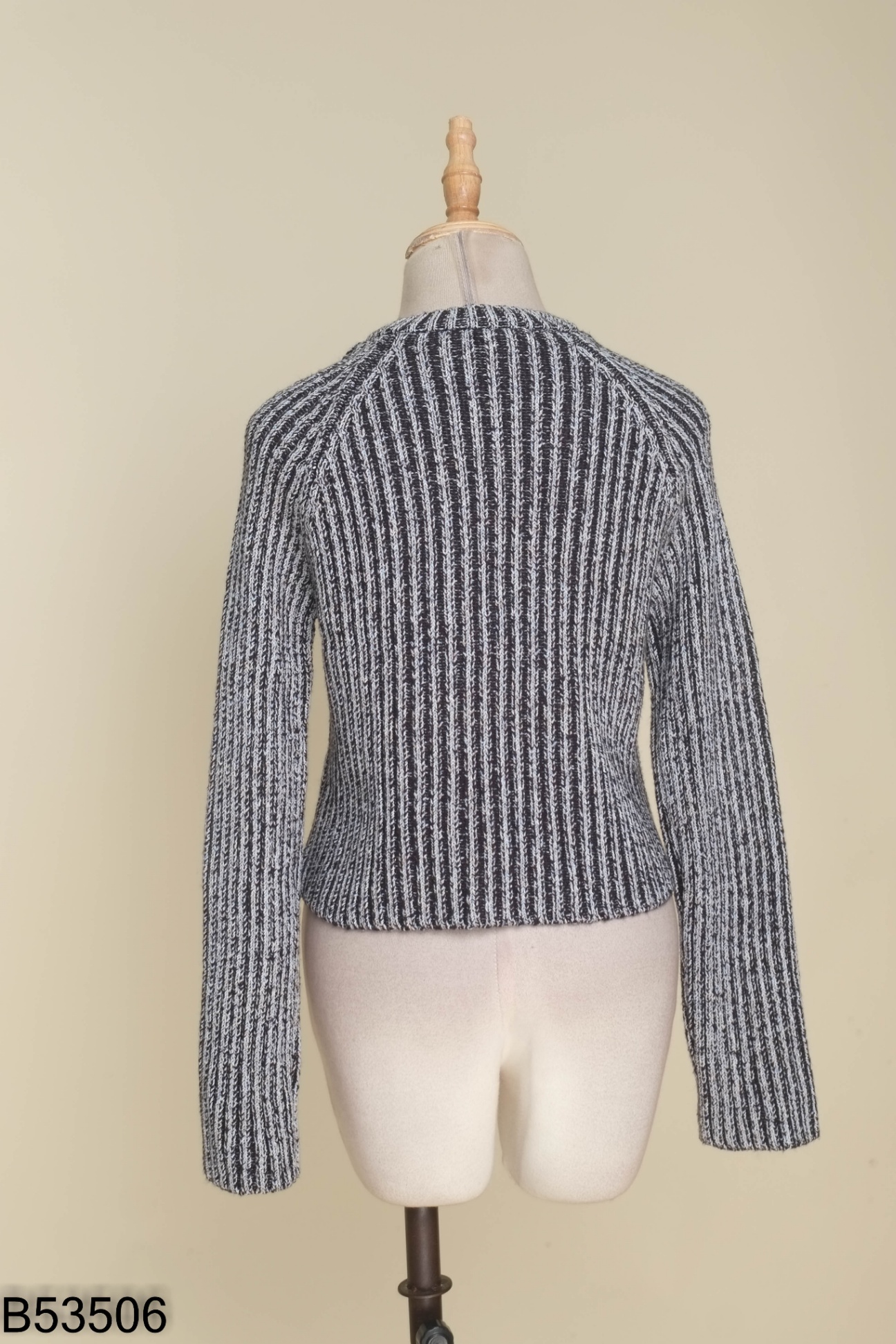 Áo len xám xanh ZARA cổ vuông