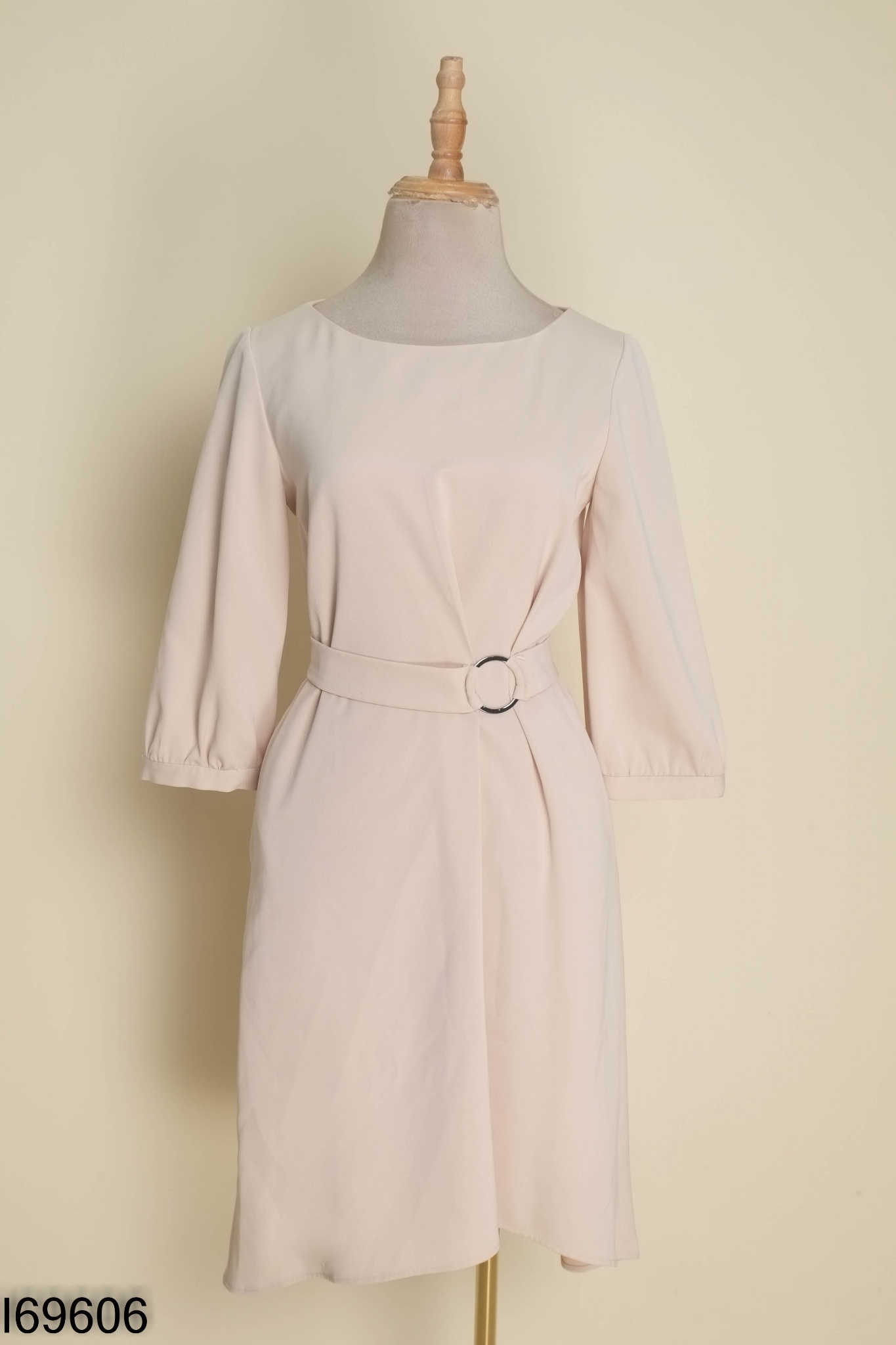 Váy ESSENTIAL hồng phấn