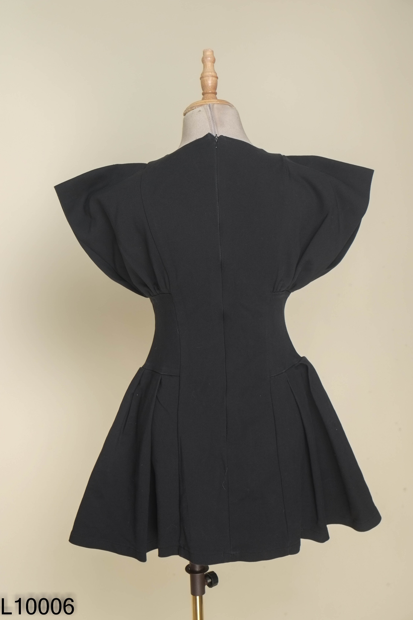 Váy đen BLISS SHOP ly eo